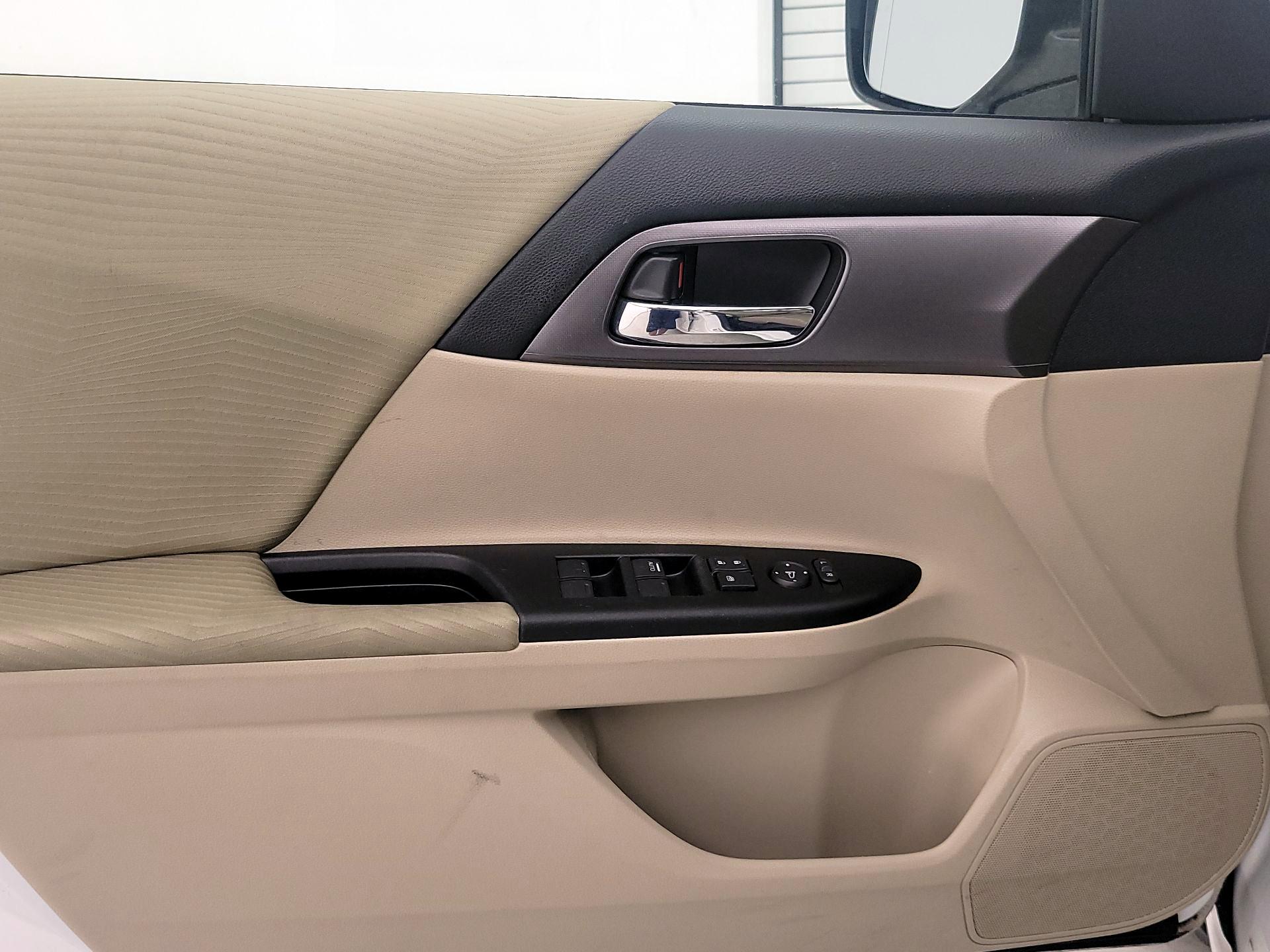 Thumbnail: 2015 Honda Accord - 12