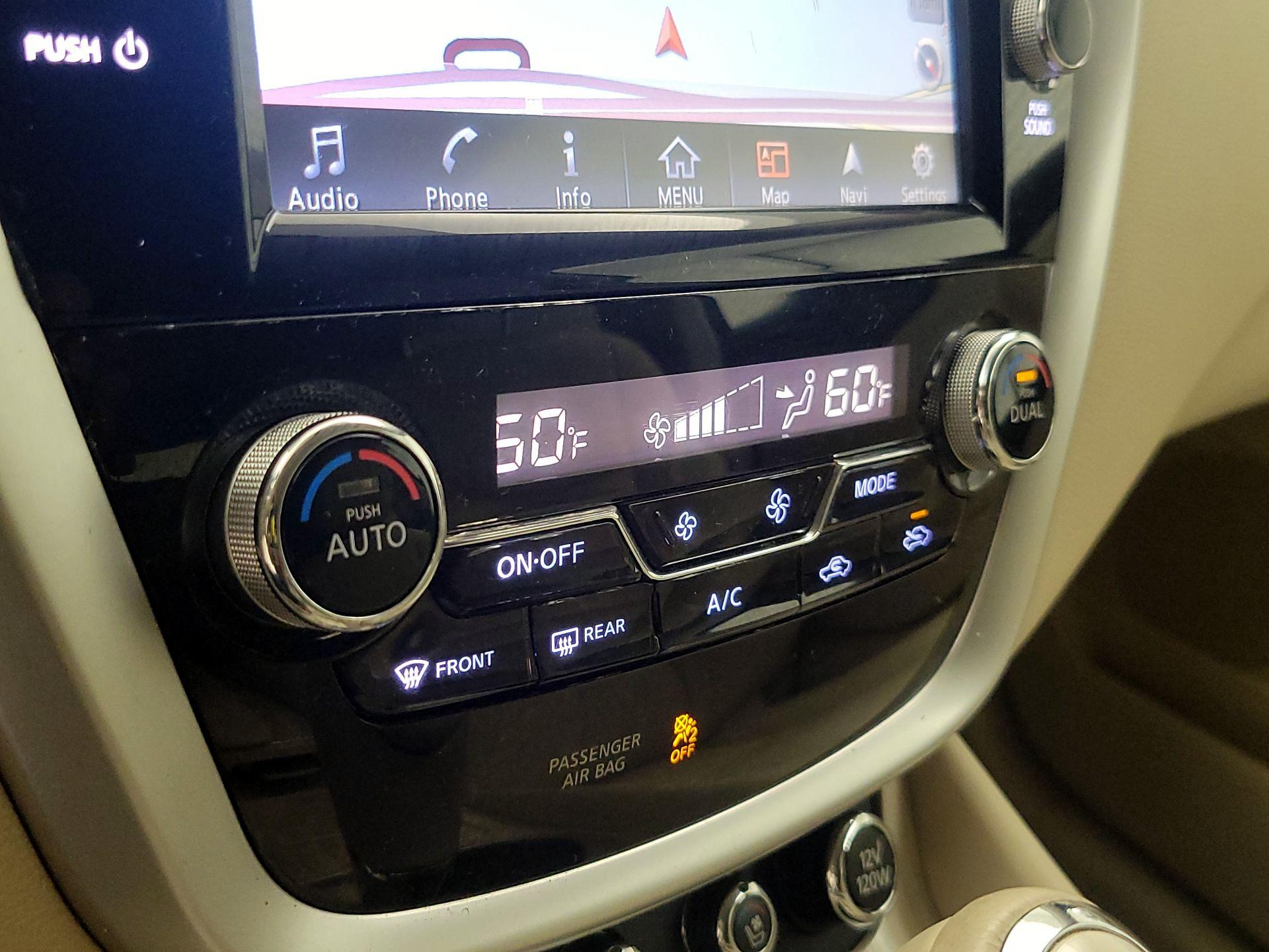 Thumbnail: 2015 Nissan Murano - 17