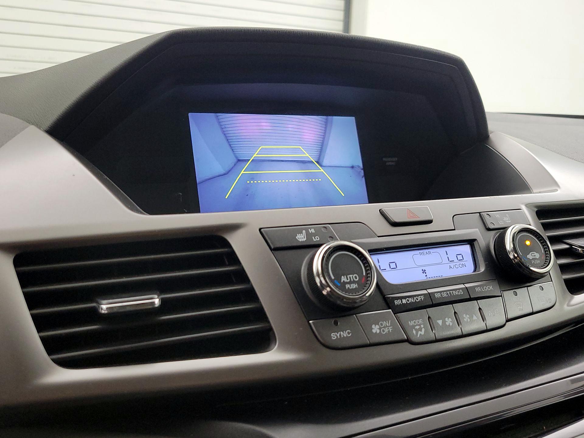 Thumbnail: 2015 Honda Odyssey - 14