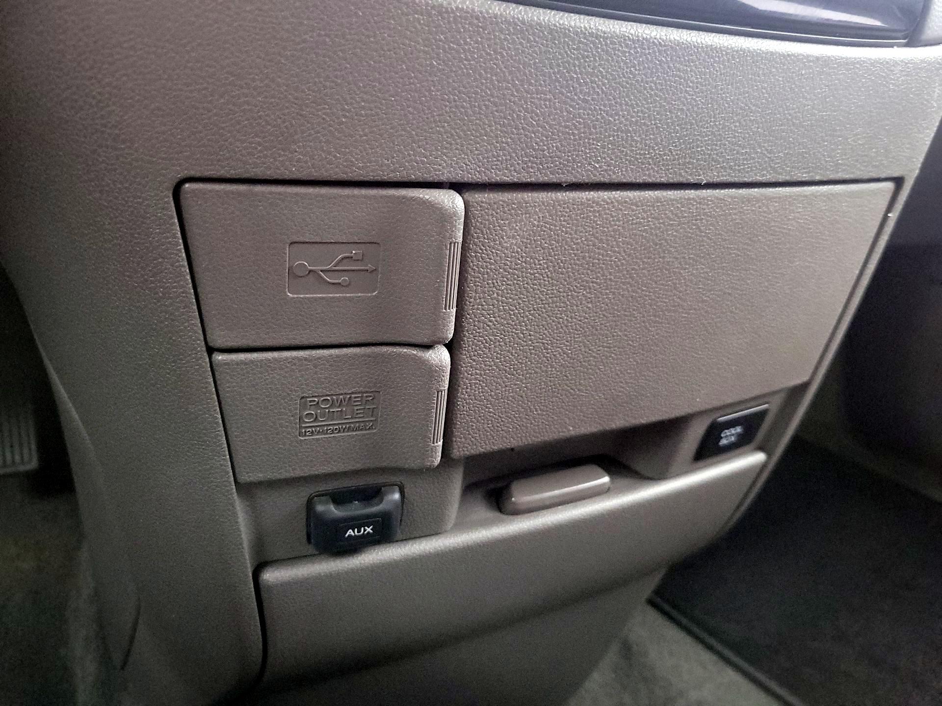 Thumbnail: 2015 Honda Odyssey - 18