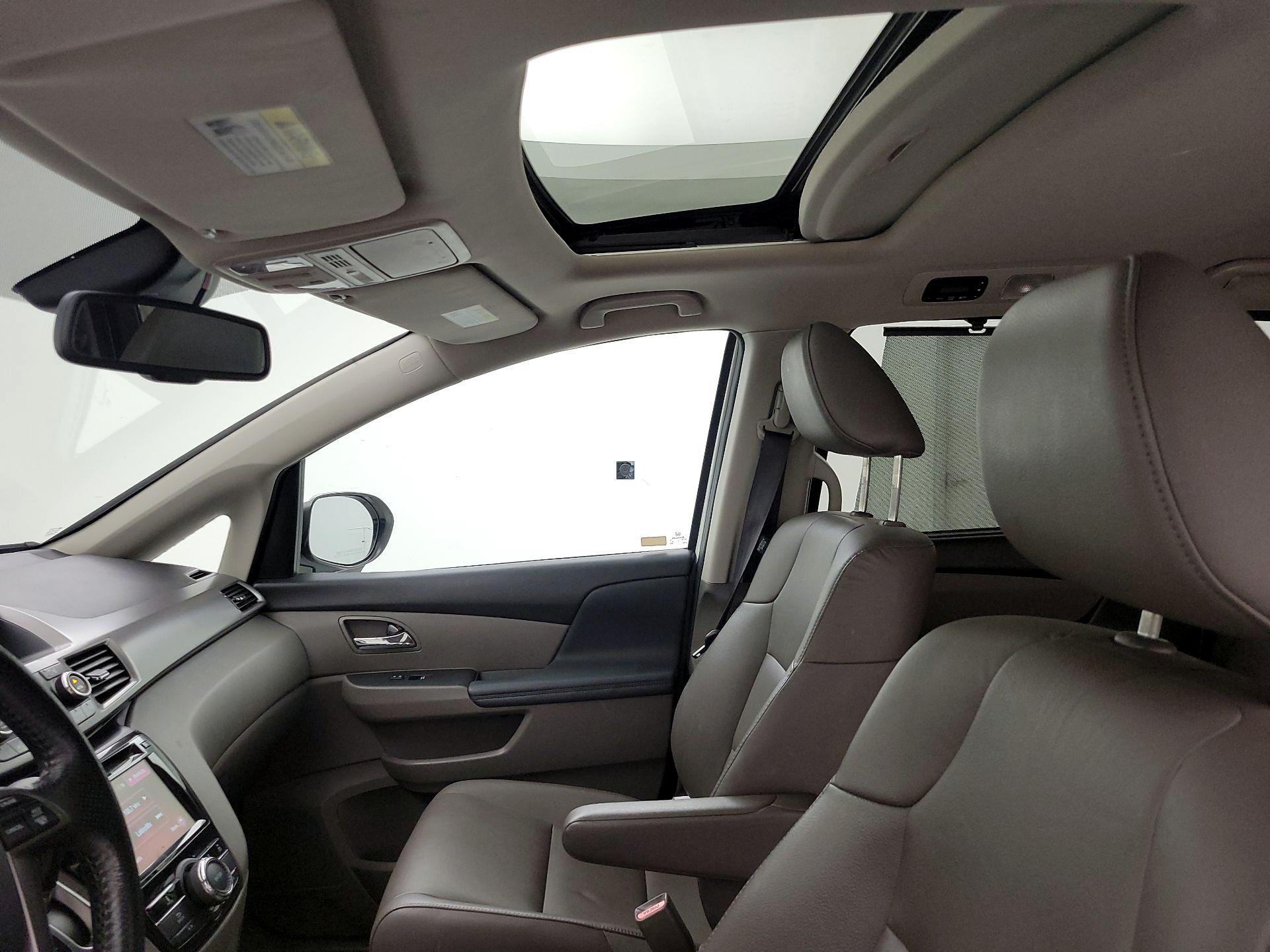 Thumbnail: 2015 Honda Odyssey - 19