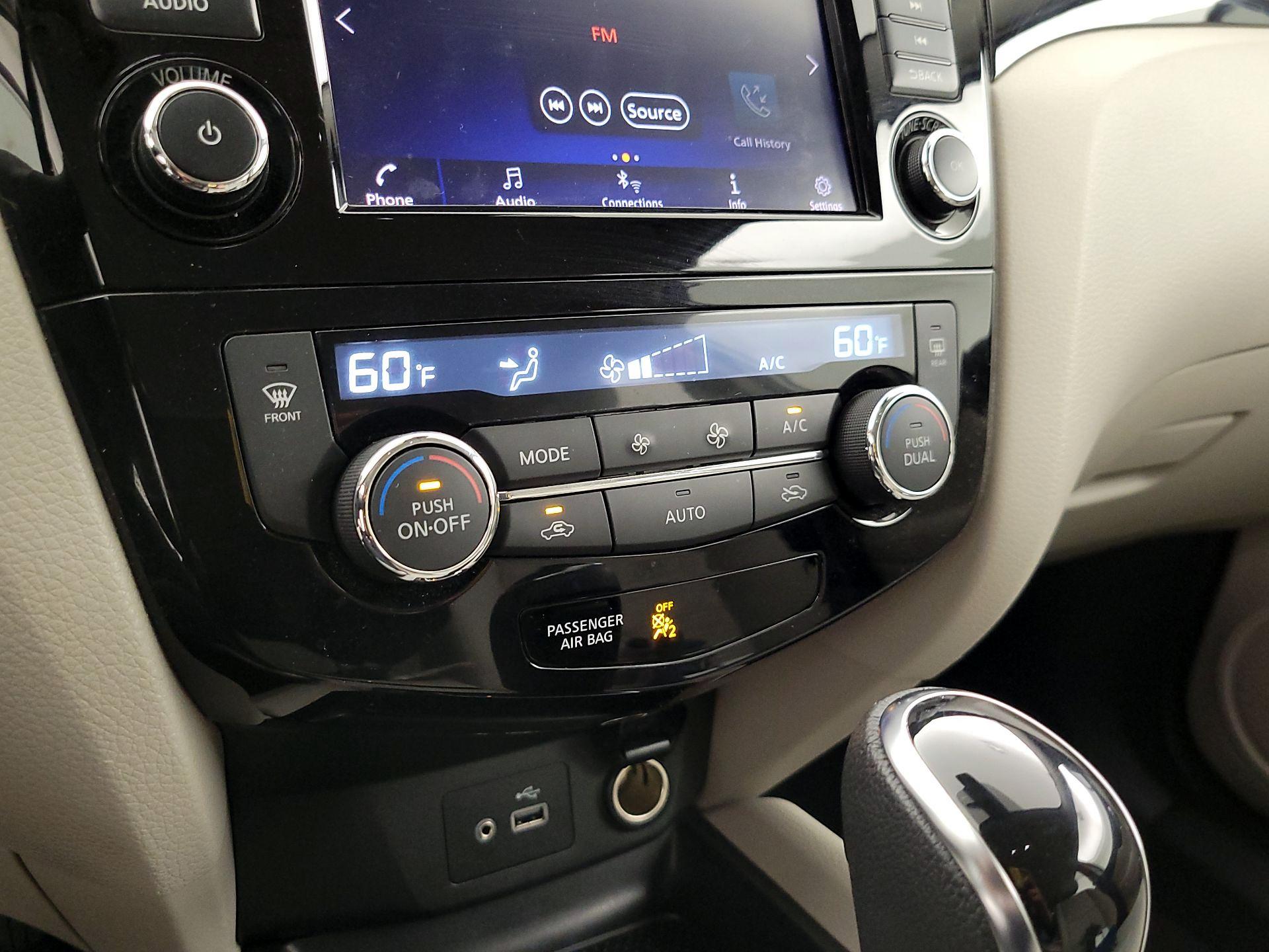 Thumbnail: 2021 Nissan Rogue Sport - 16
