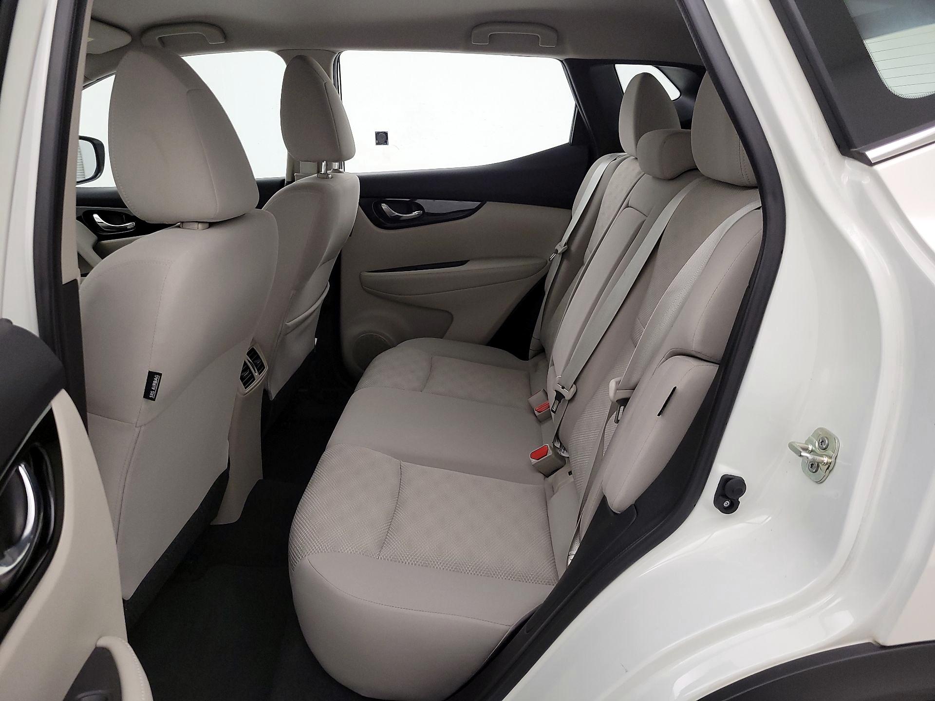 Thumbnail: 2021 Nissan Rogue Sport - 19