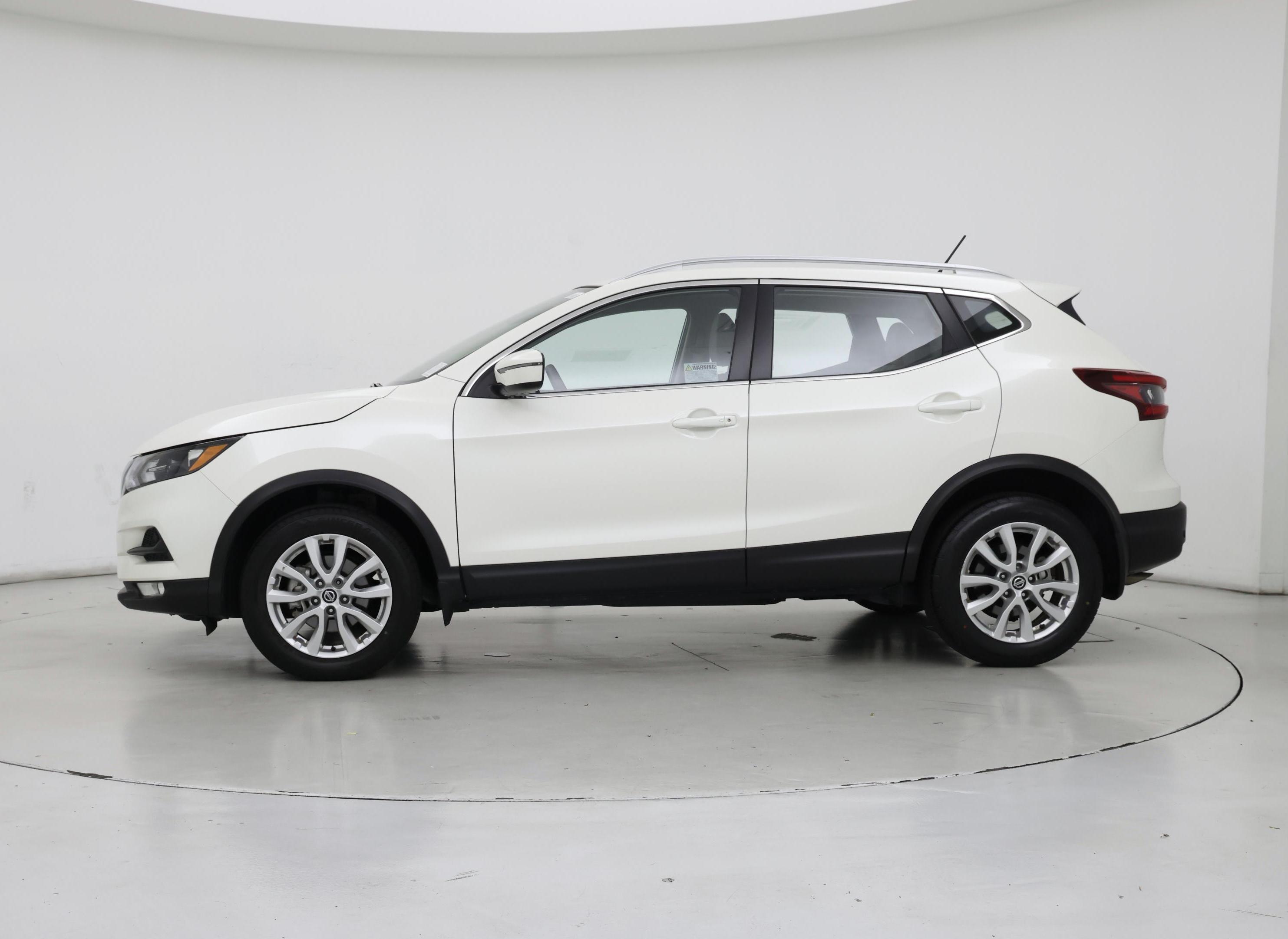Thumbnail: 2021 Nissan Rogue Sport - 3
