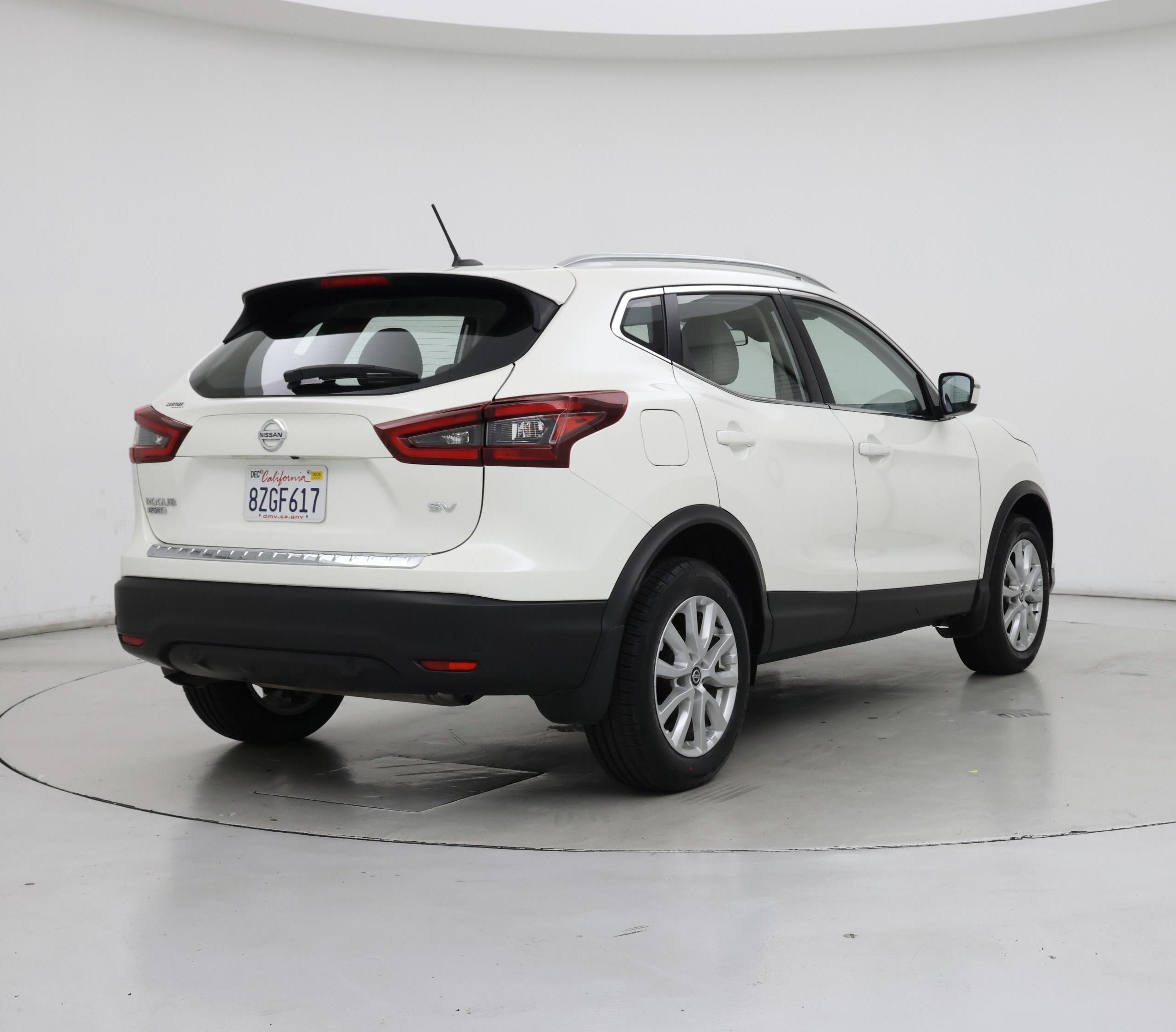 Thumbnail: 2021 Nissan Rogue Sport - 8