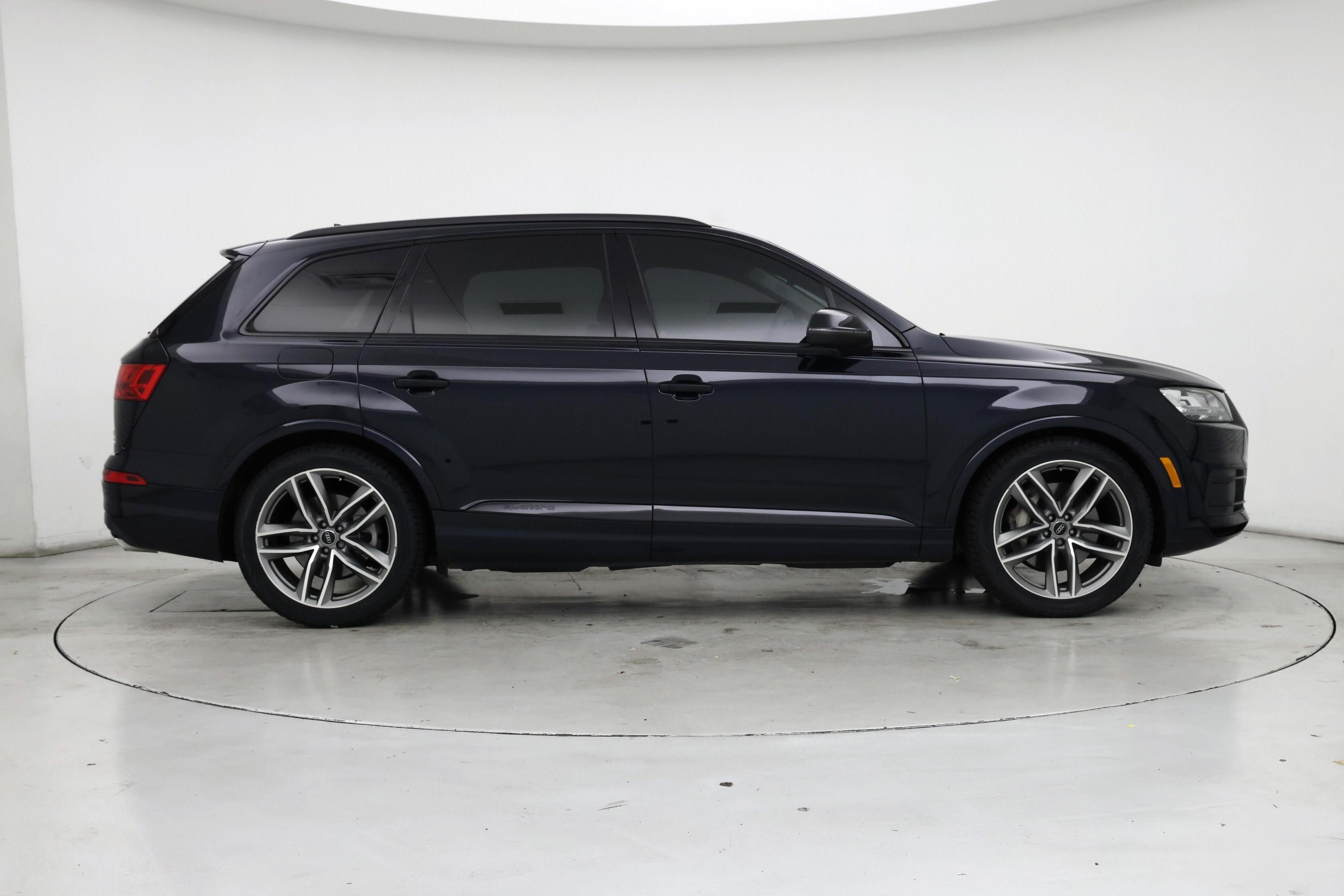 Thumbnail: 2017 Audi Q7 - 7