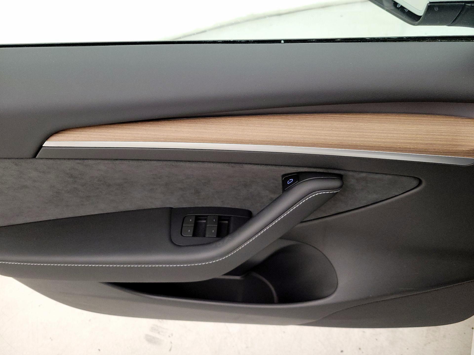 Thumbnail: 2023 Tesla Model 3 - 12