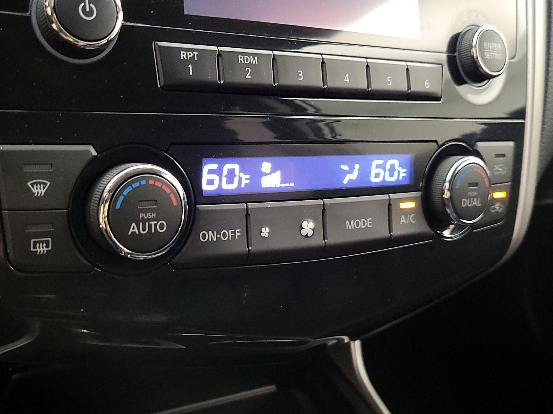 Thumbnail: 2014 Nissan Altima - 16