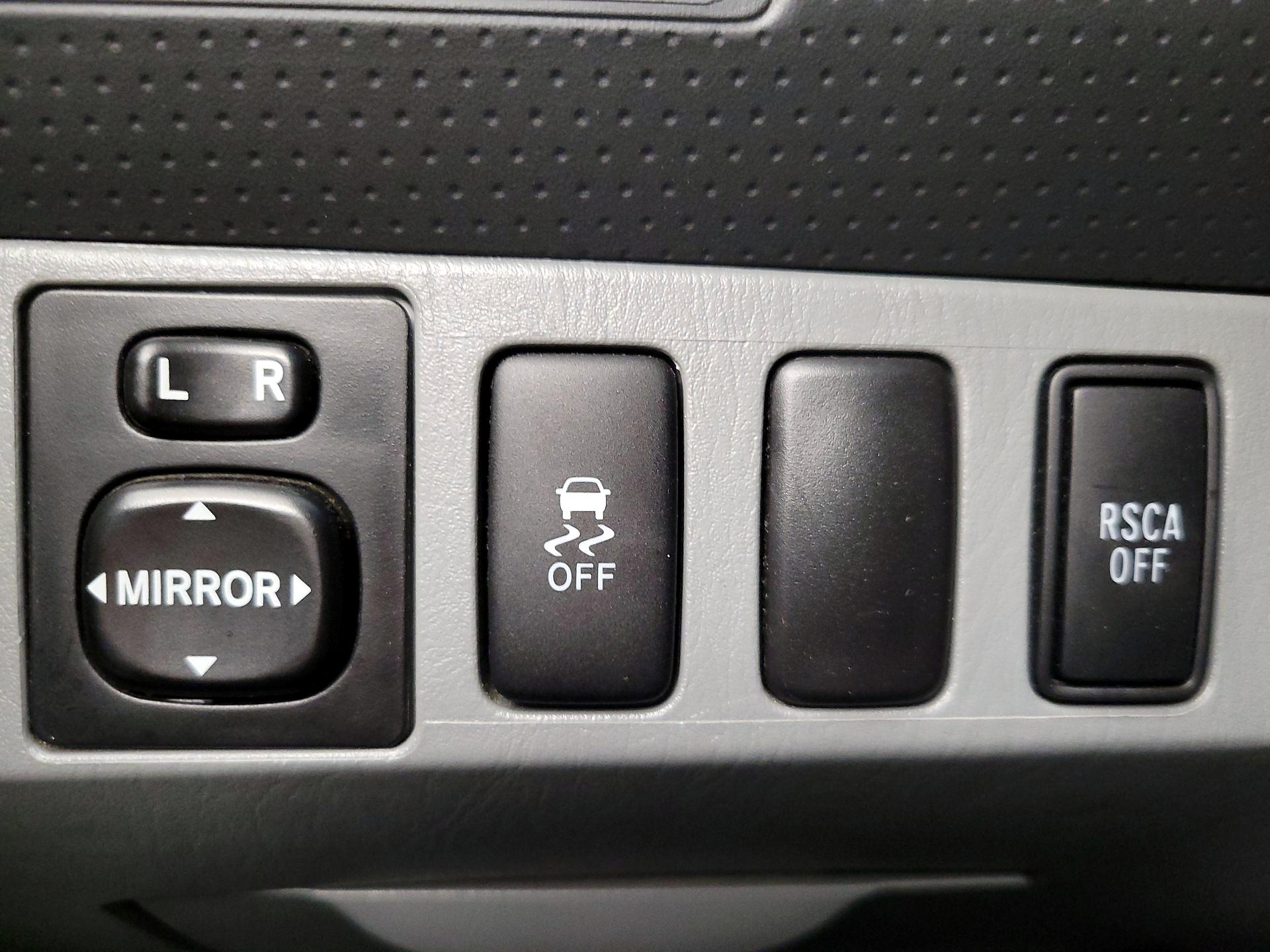 Thumbnail: 2014 Toyota Tacoma - 13