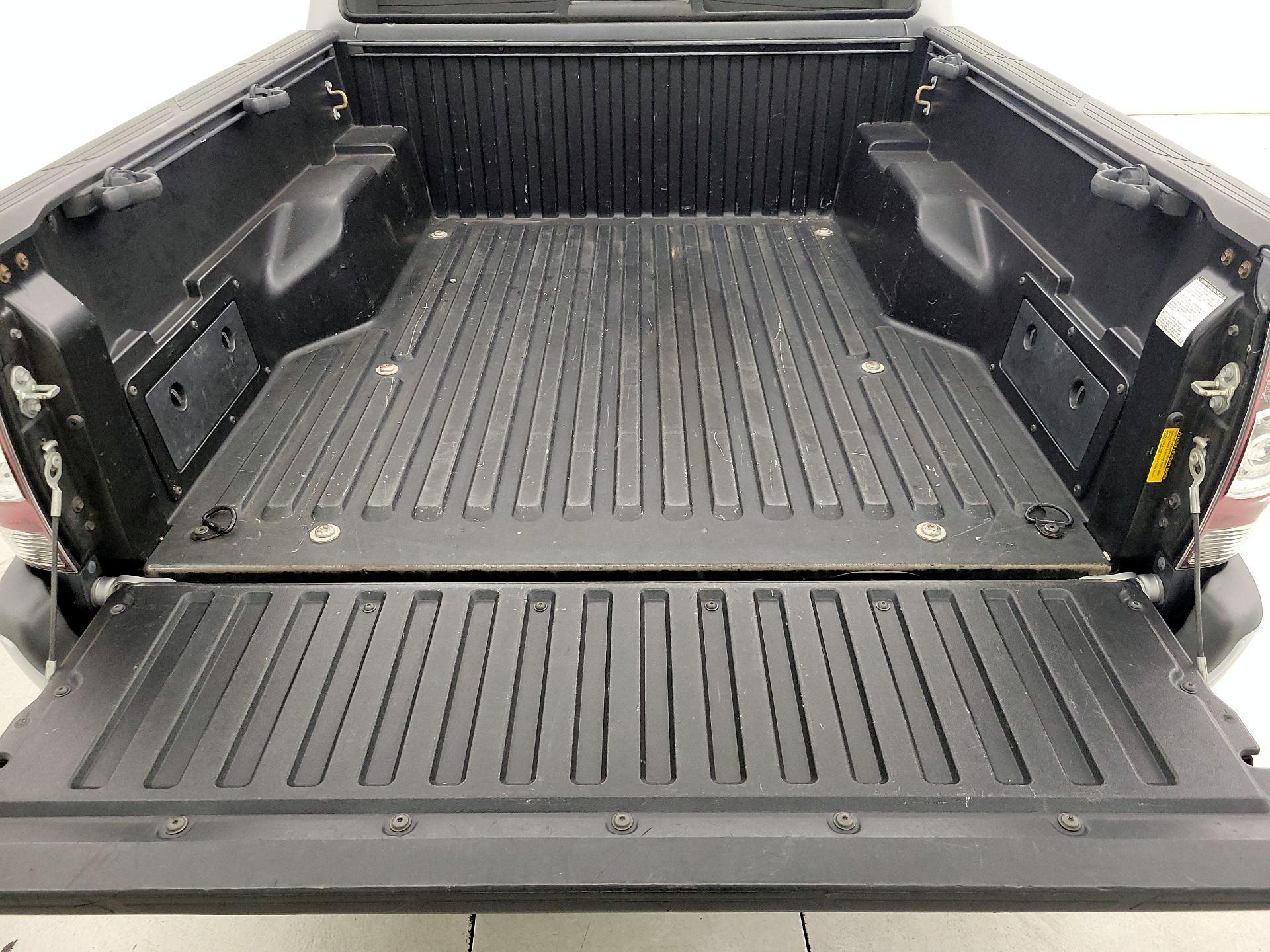 Thumbnail: 2014 Toyota Tacoma - 20