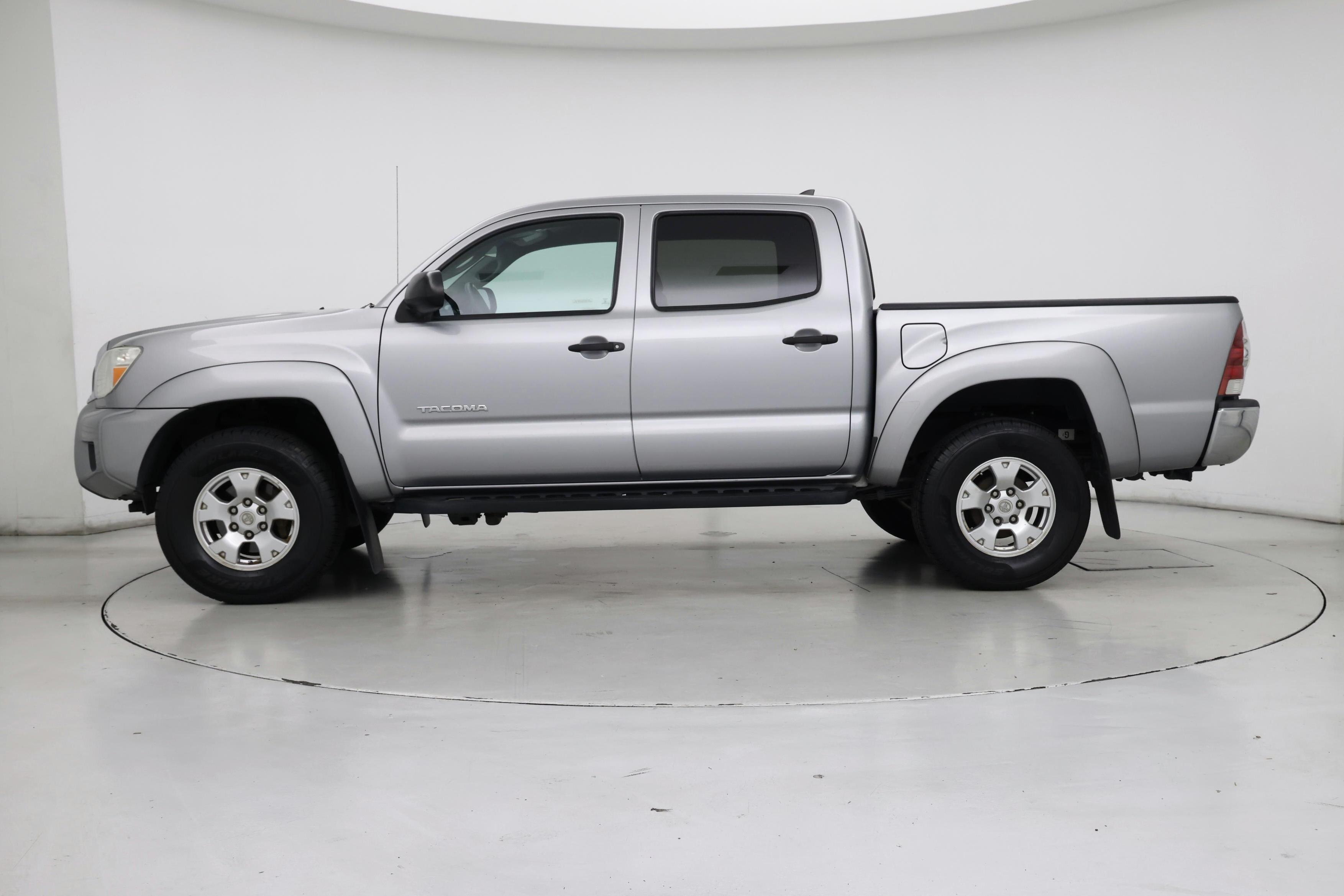 Thumbnail: 2014 Toyota Tacoma - 3