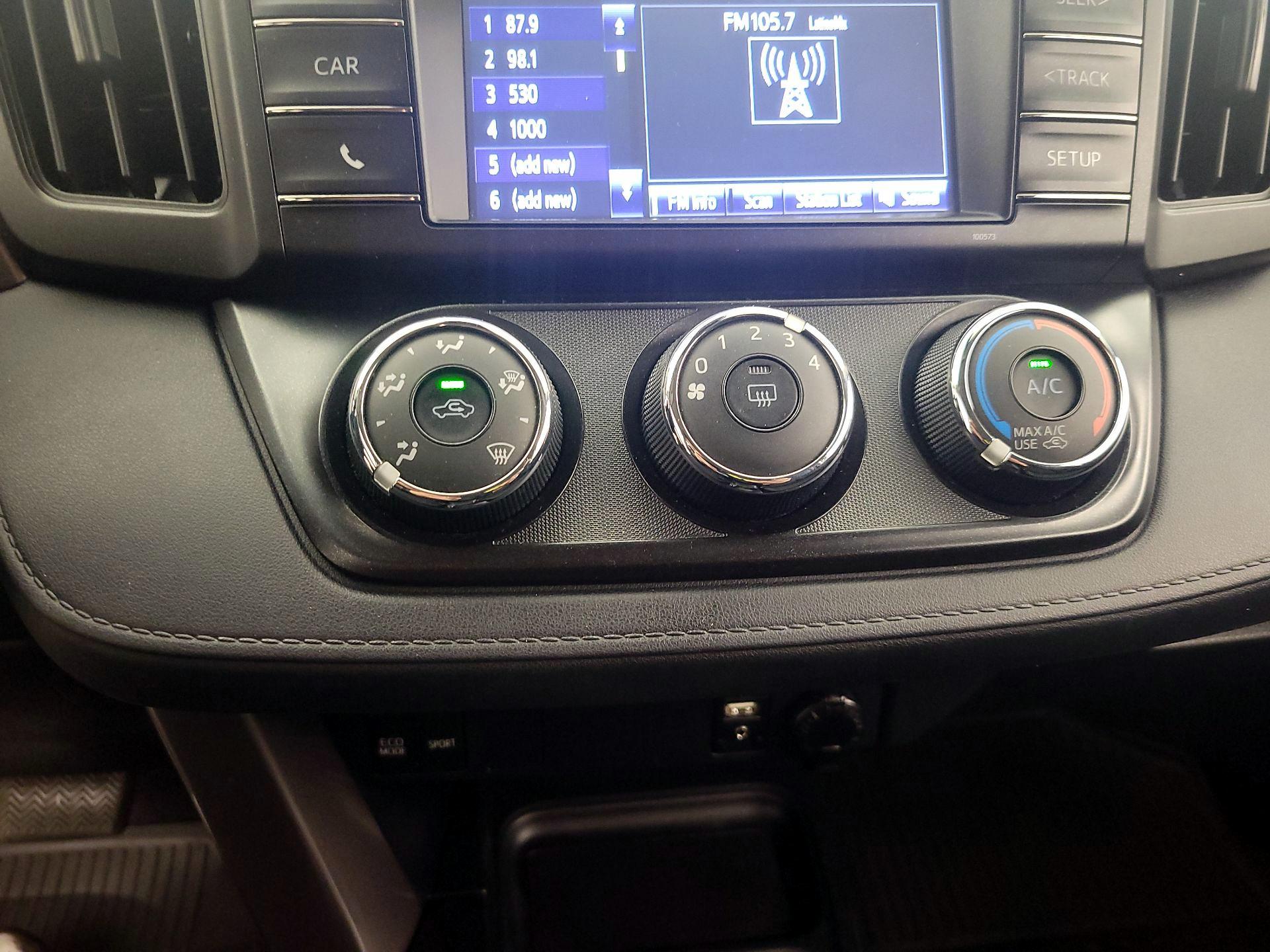Thumbnail: 2018 Toyota RAV4 - 16