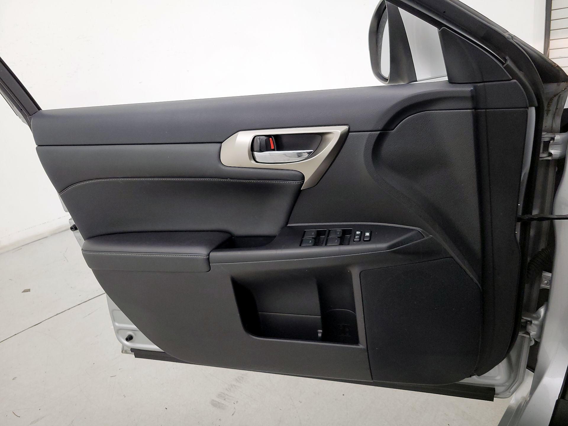 Thumbnail: 2015 Lexus CT - 12