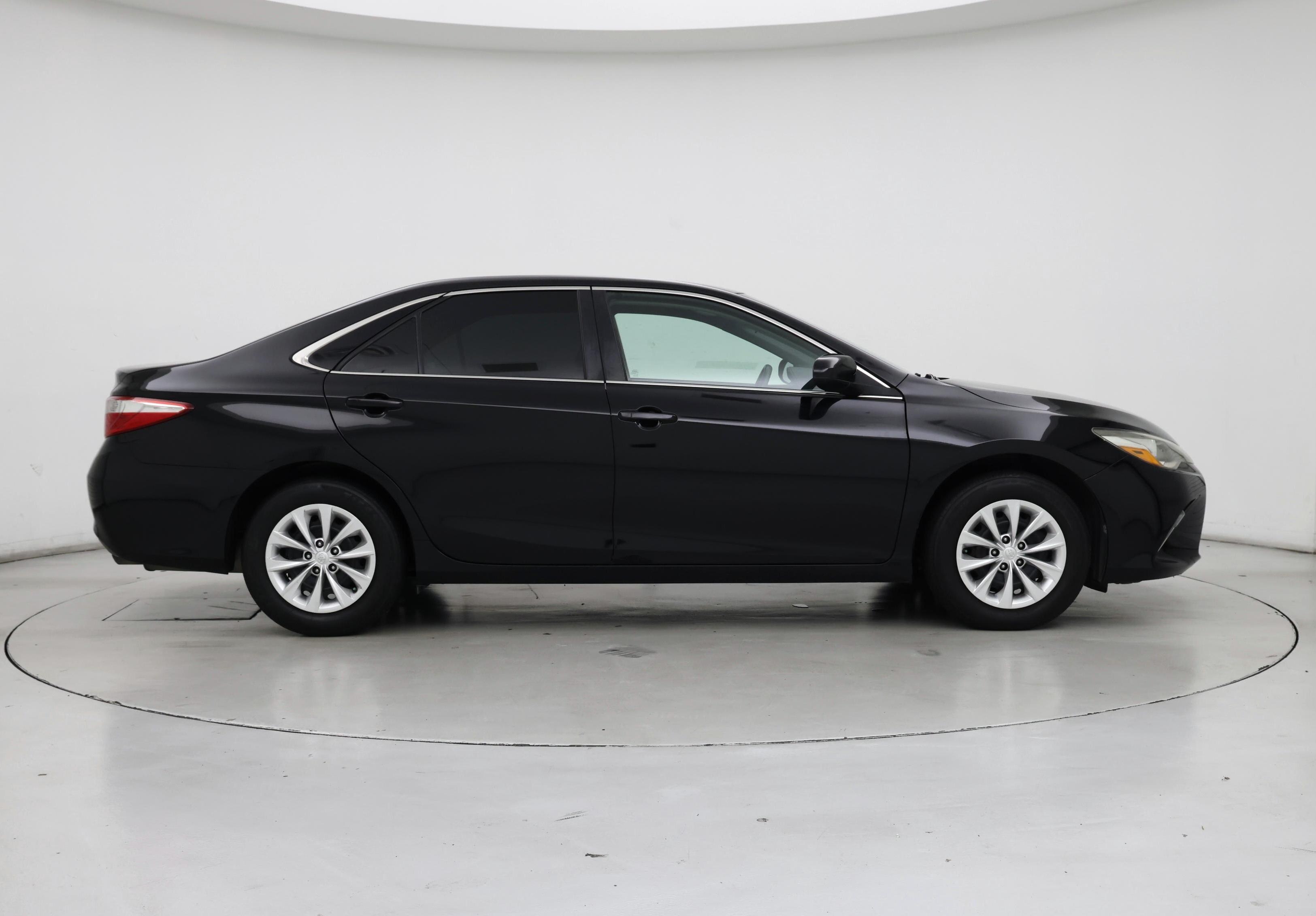 Thumbnail: 2017 Toyota Camry - 7
