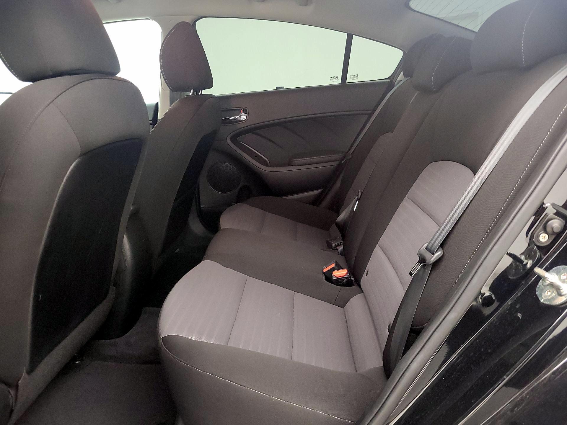 Thumbnail: 2018 Kia Forte - 19