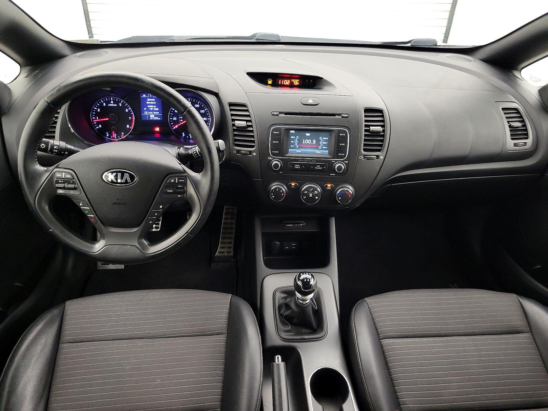 Thumbnail: 2016 Kia Forte - 9