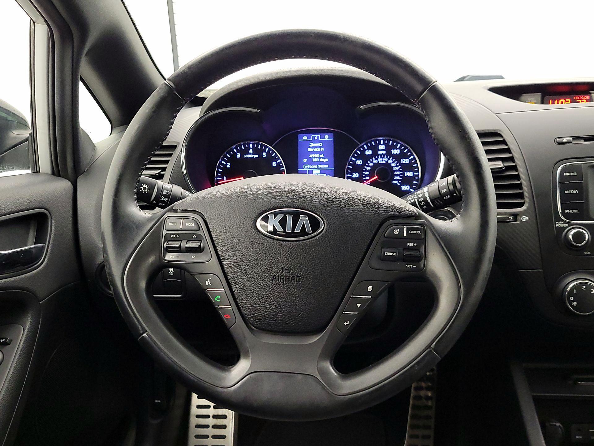 Thumbnail: 2016 Kia Forte - 10