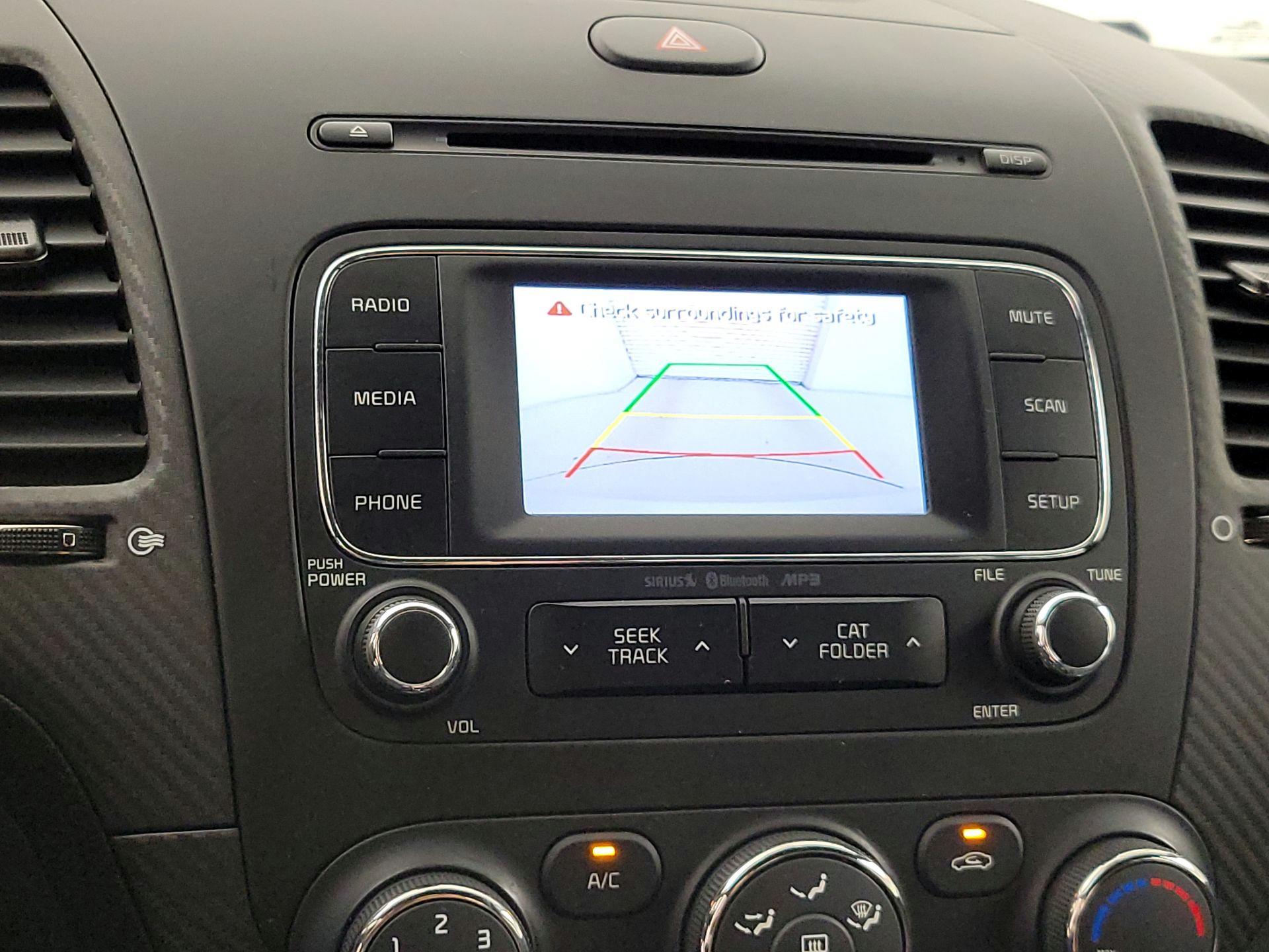 Thumbnail: 2016 Kia Forte - 14