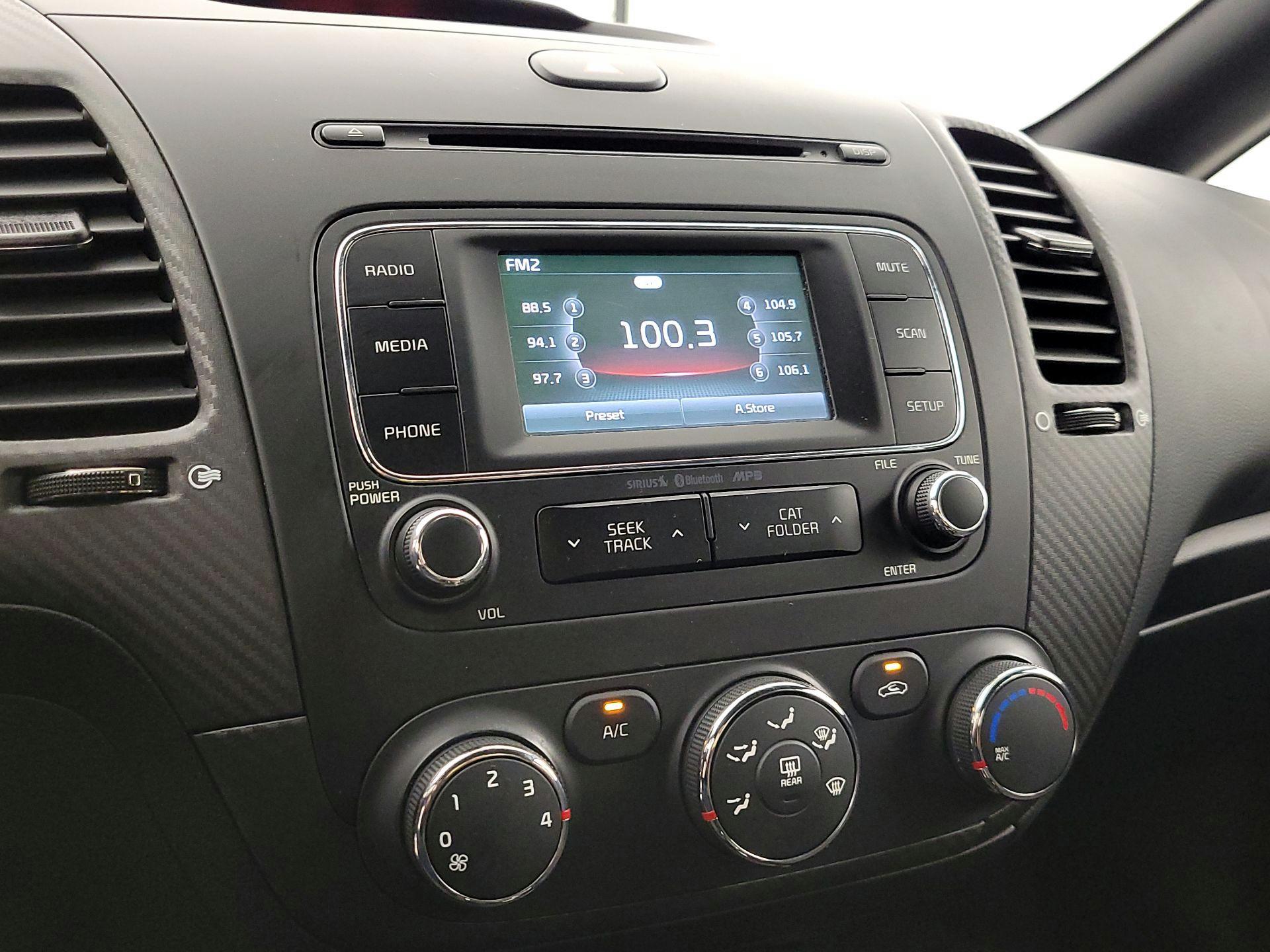Thumbnail: 2016 Kia Forte - 15