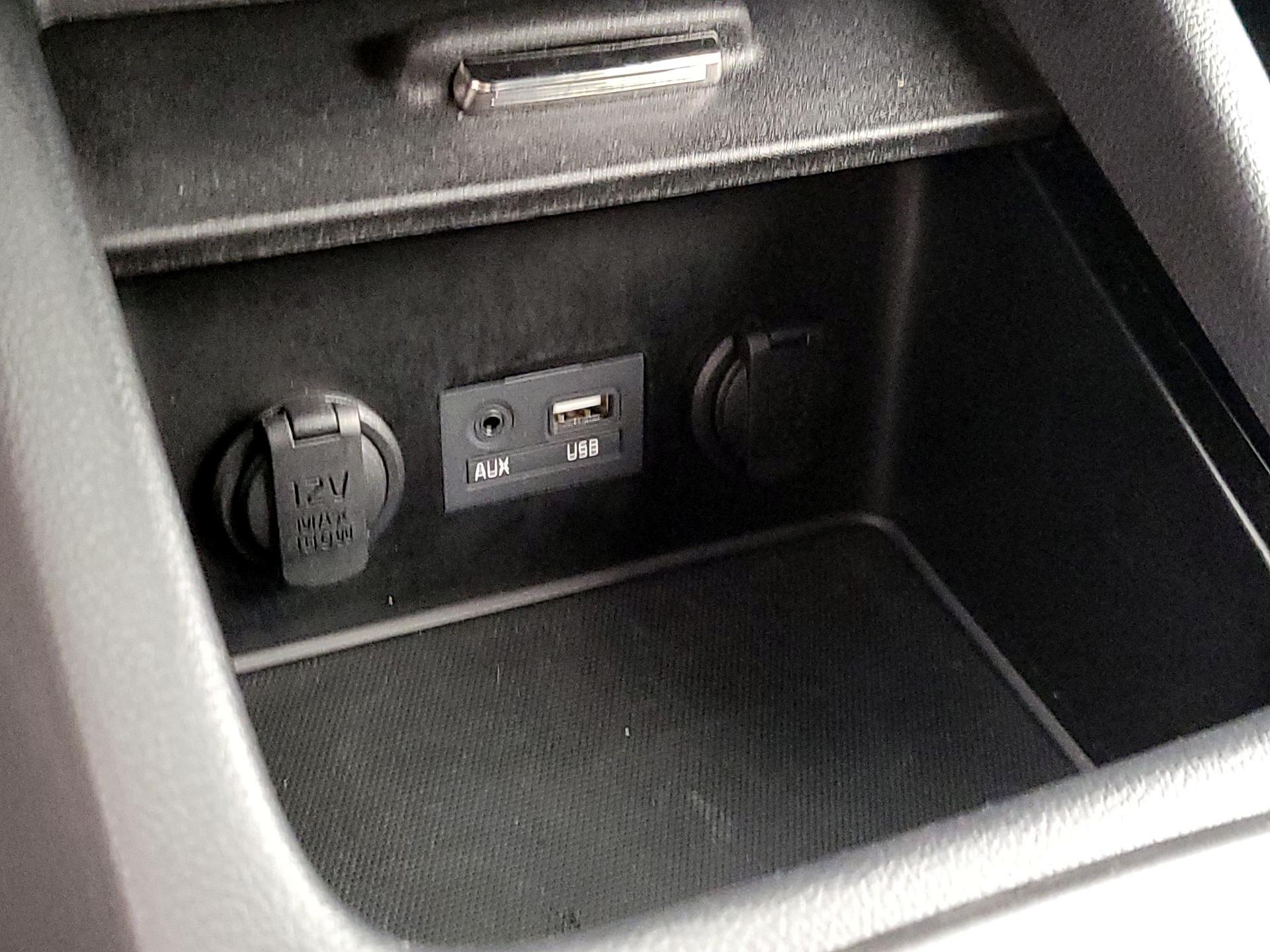 Thumbnail: 2016 Kia Forte - 18