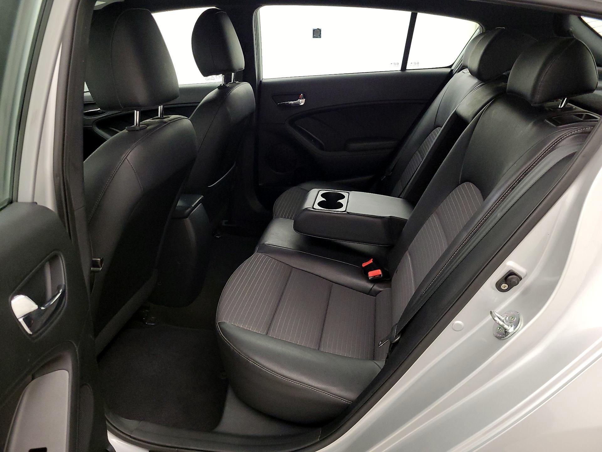 Thumbnail: 2016 Kia Forte - 19