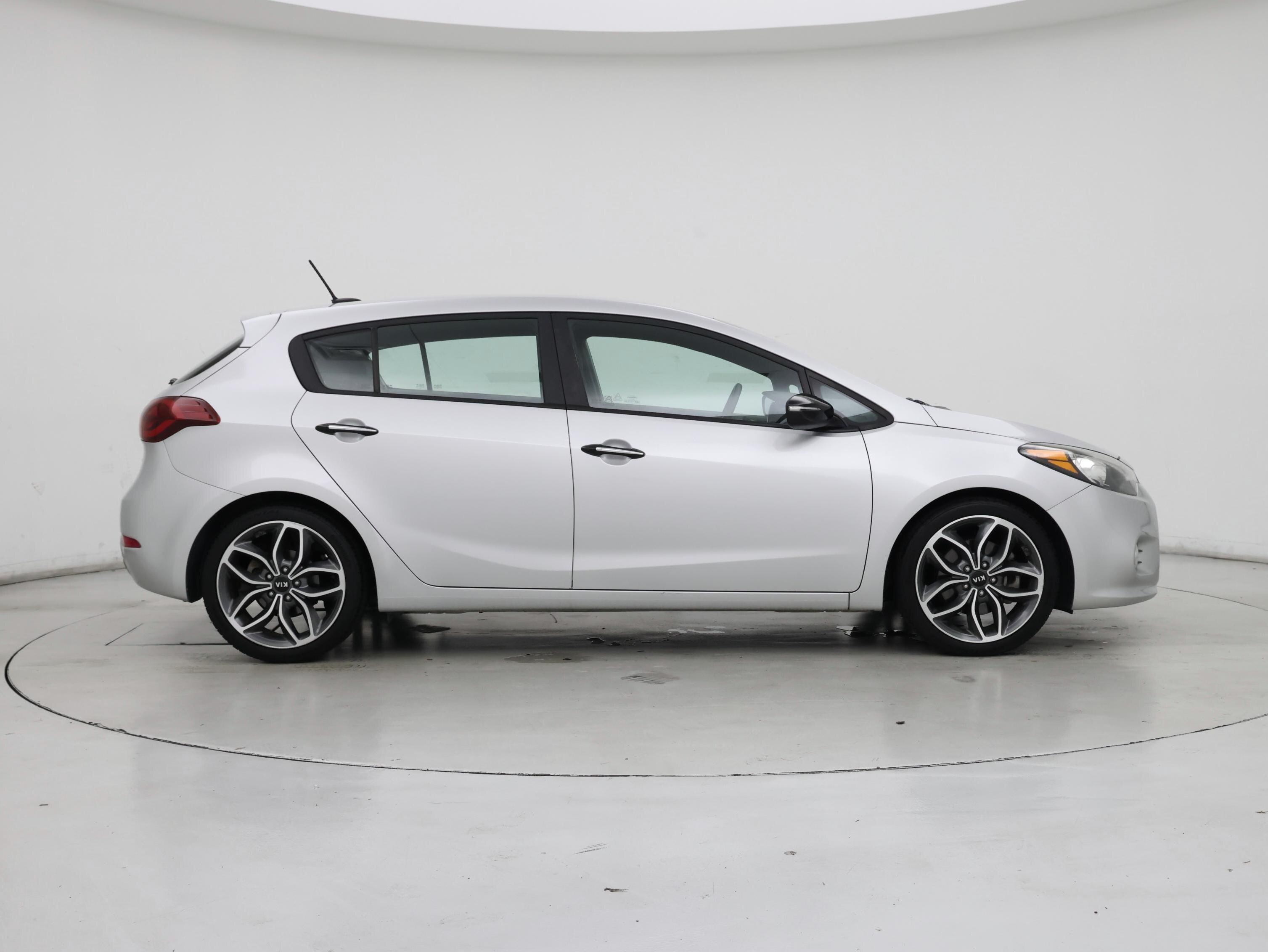 Thumbnail: 2016 Kia Forte - 7