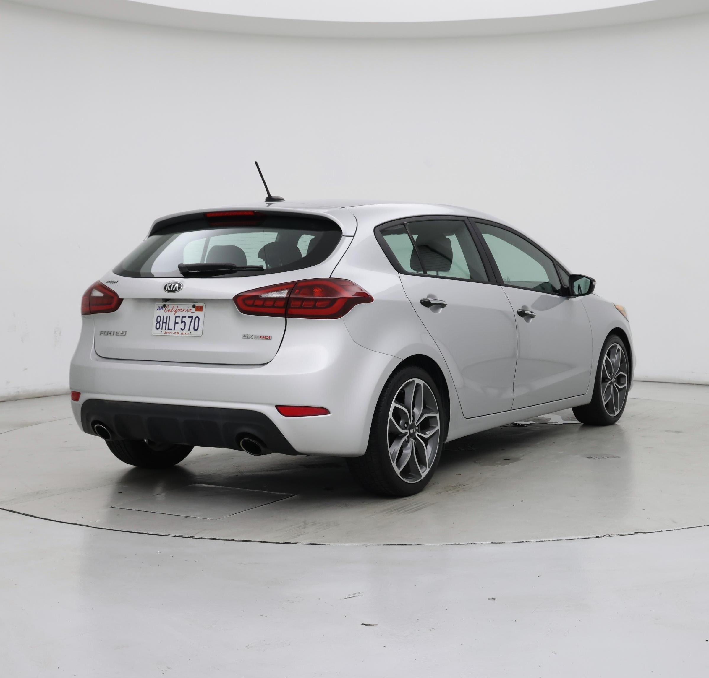 Thumbnail: 2016 Kia Forte - 8