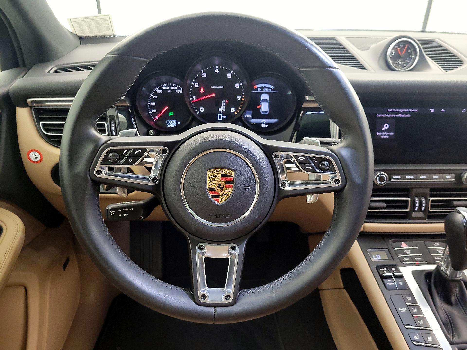 Thumbnail: 2020 Porsche Macan - 10