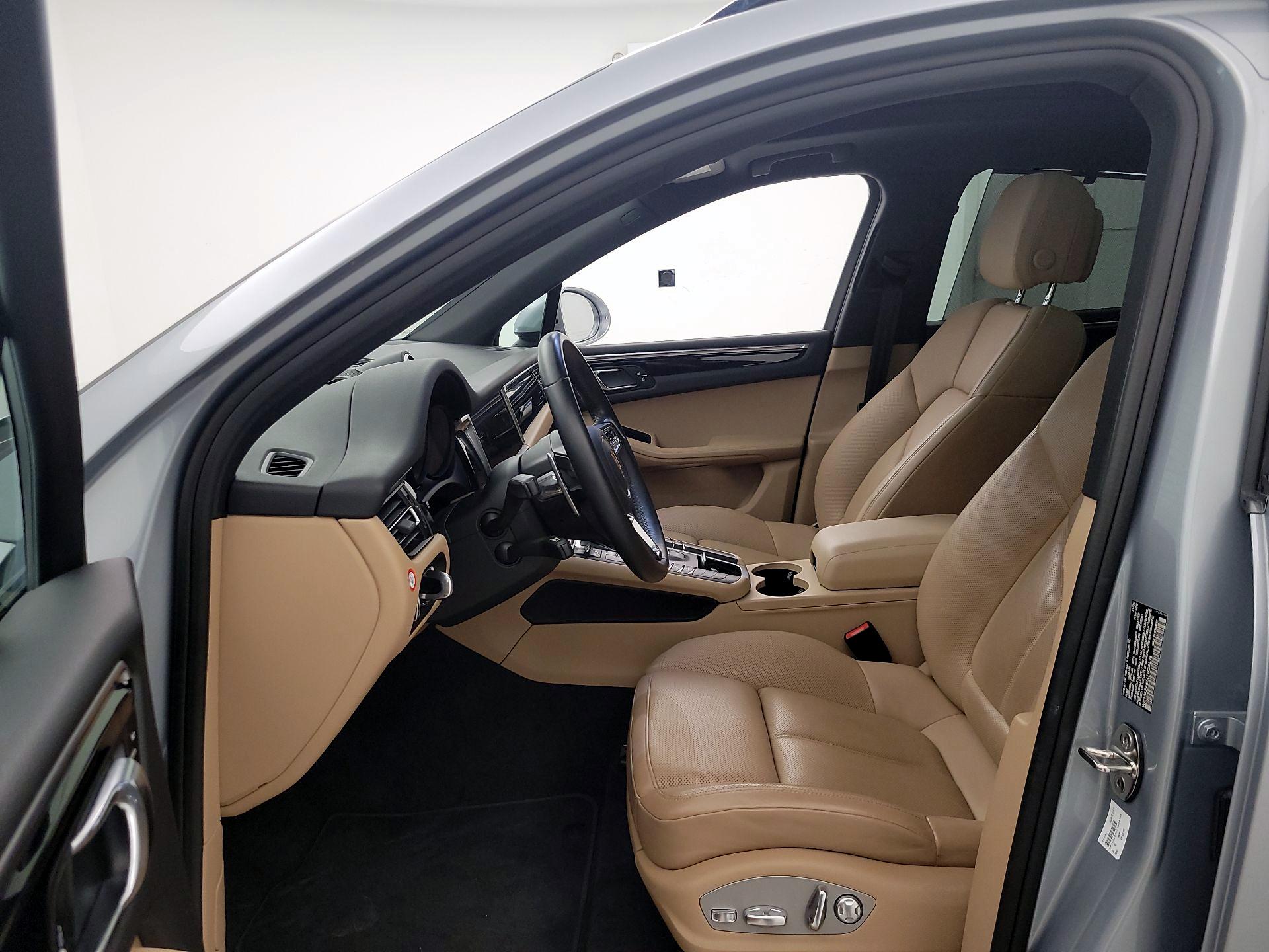 Thumbnail: 2020 Porsche Macan - 11