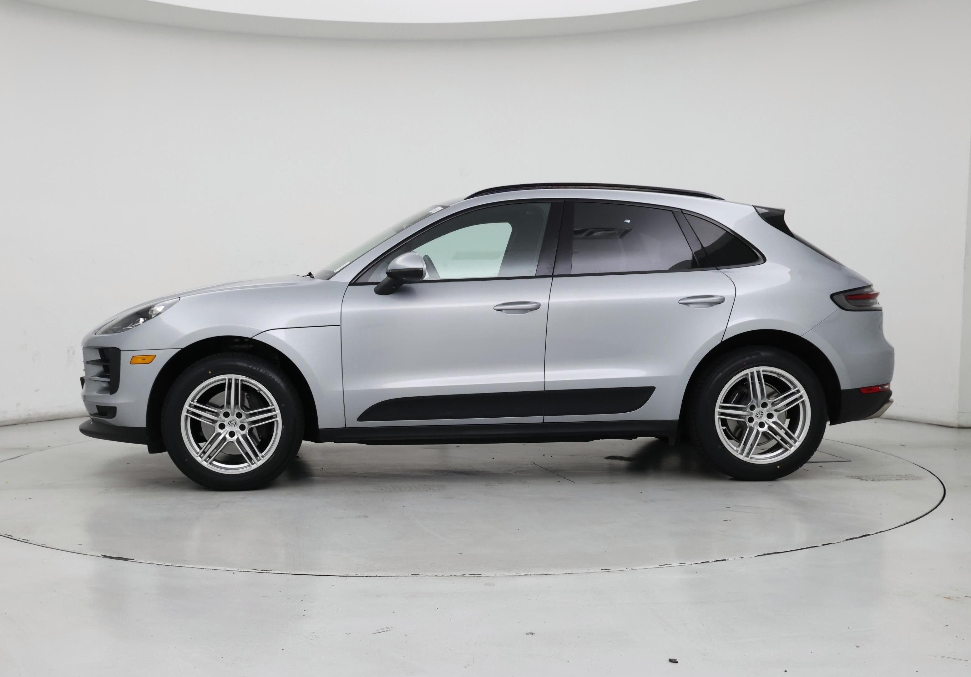 Thumbnail: 2020 Porsche Macan - 3