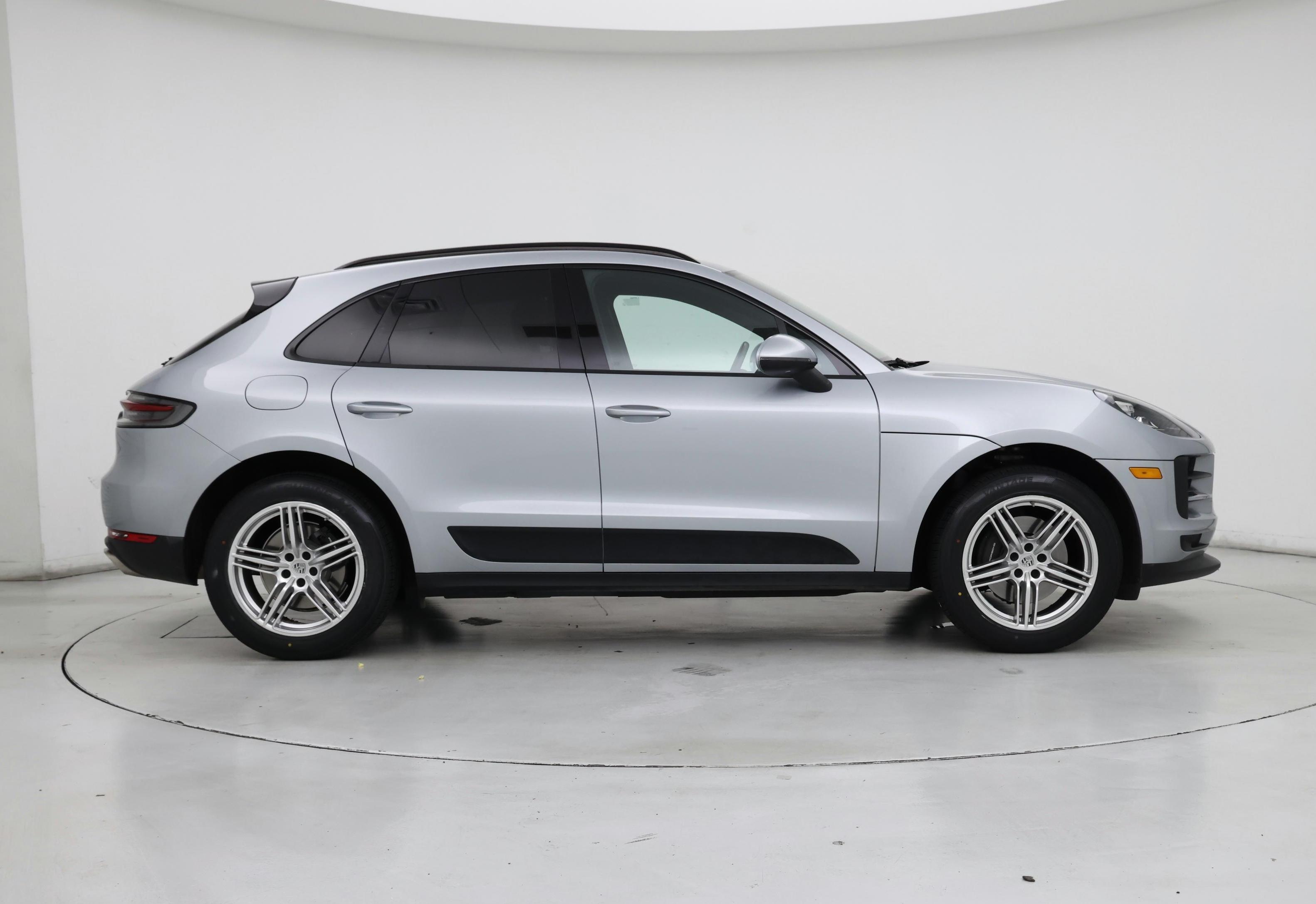 Thumbnail: 2020 Porsche Macan - 7