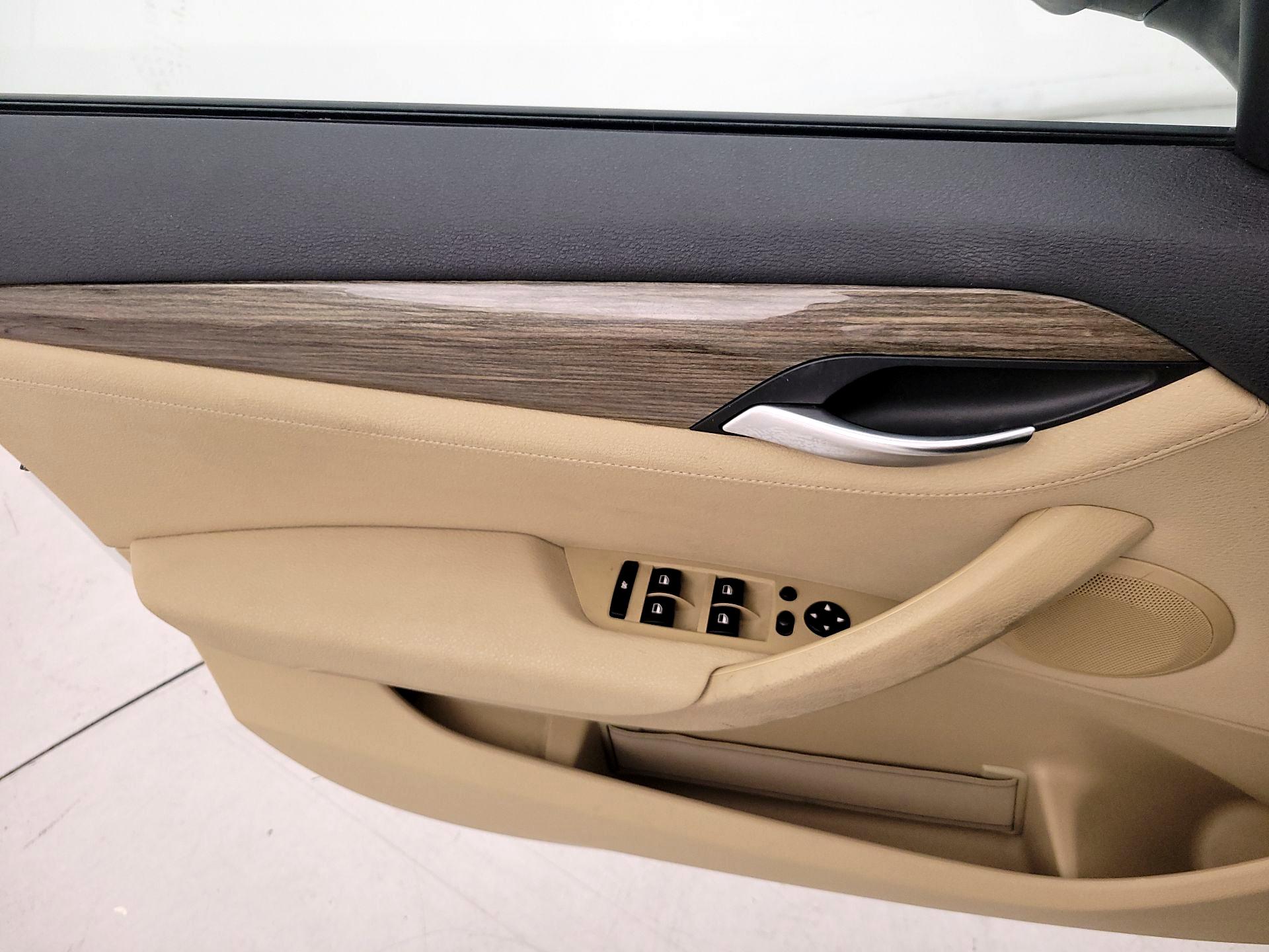 Thumbnail: 2014 BMW X1 - 12