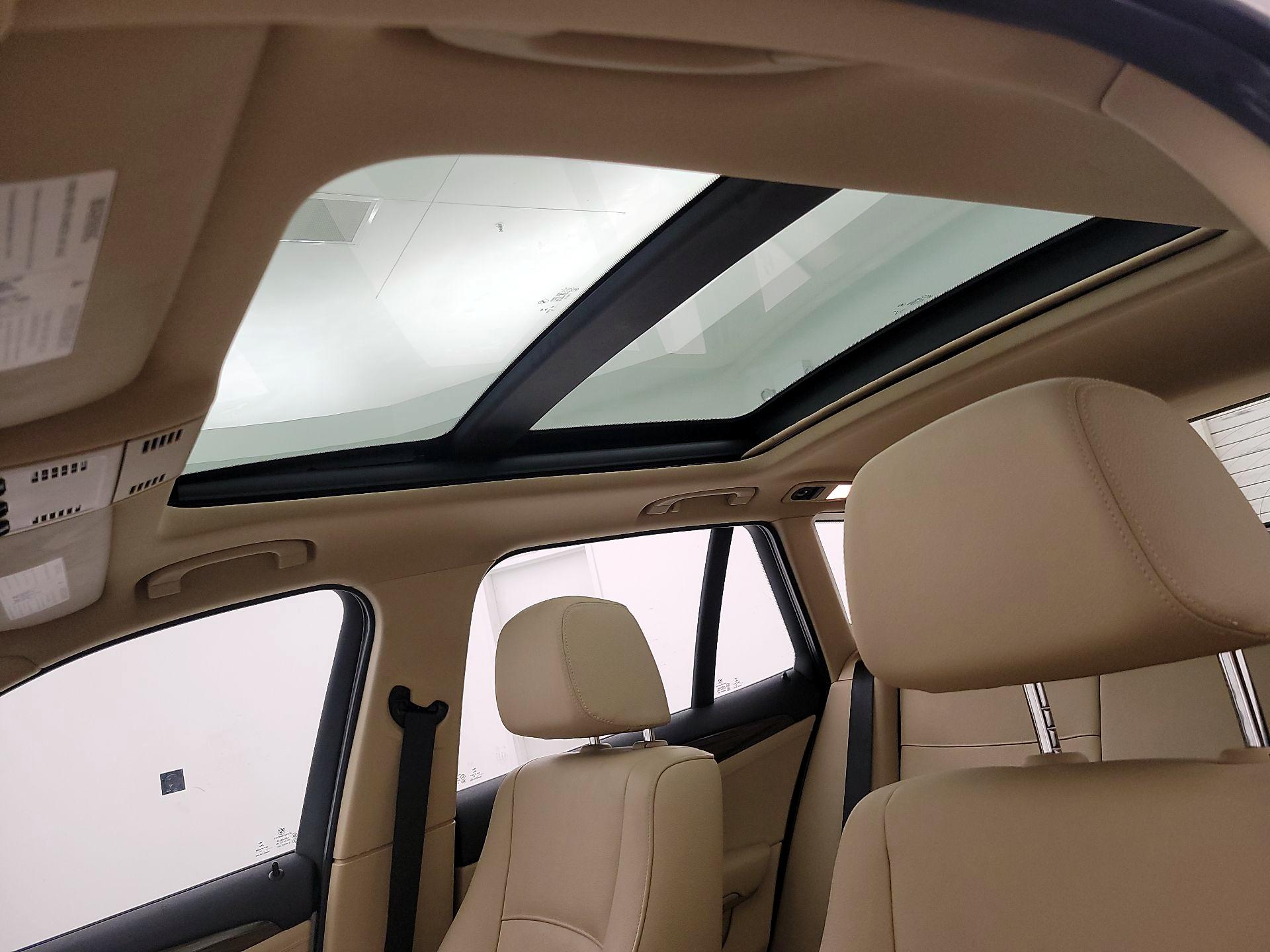 Thumbnail: 2014 BMW X1 - 20
