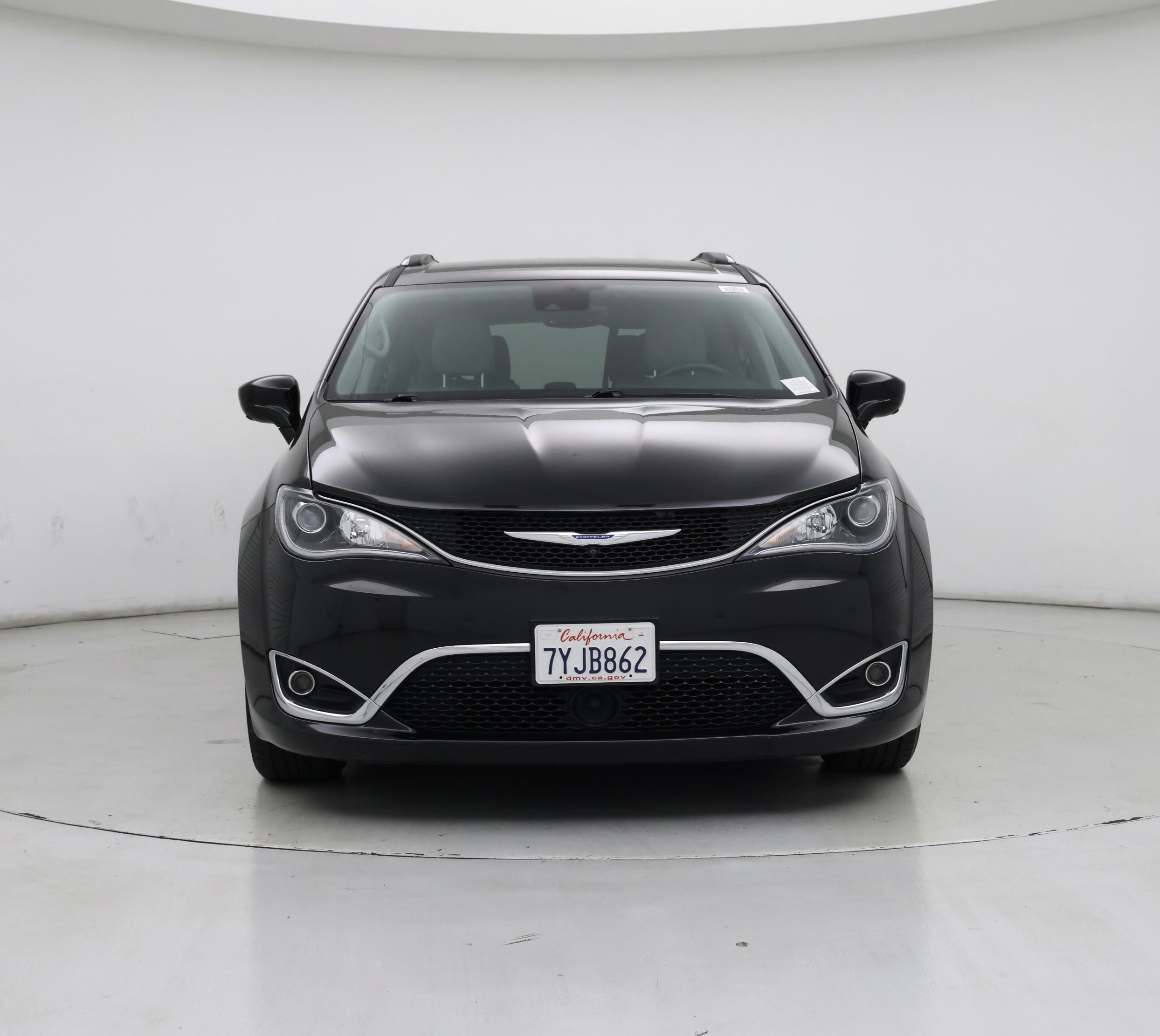 Thumbnail: 2017 Chrysler Pacifica - 5