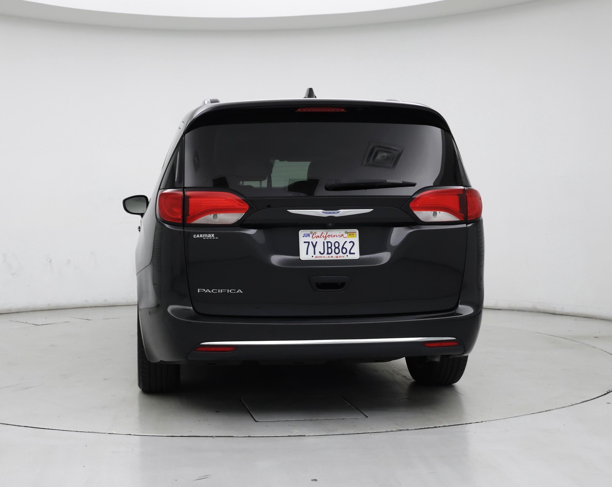 Thumbnail: 2017 Chrysler Pacifica - 6