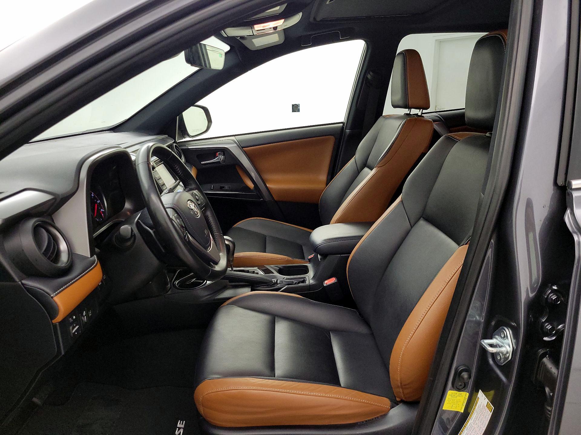 Thumbnail: 2018 Toyota RAV4 - 11