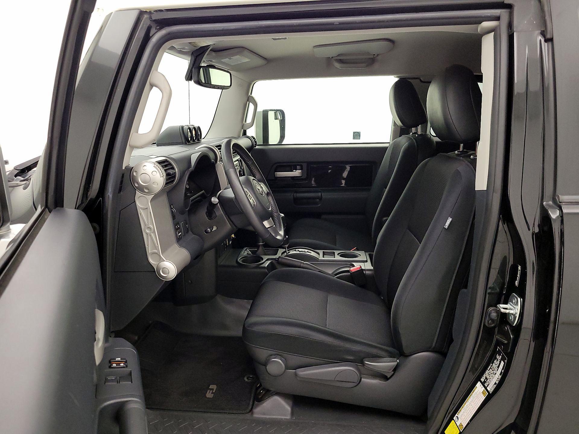 Thumbnail: 2014 Toyota FJ Cruiser - 11