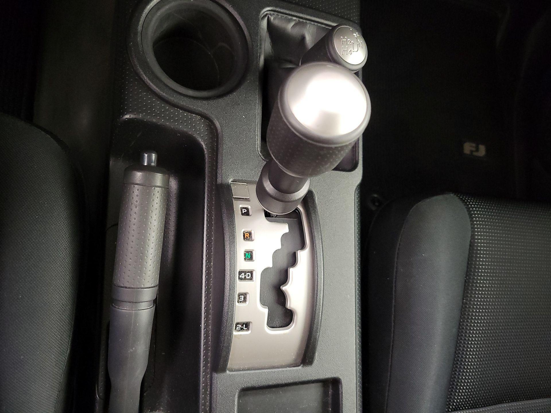 Thumbnail: 2014 Toyota FJ Cruiser - 17