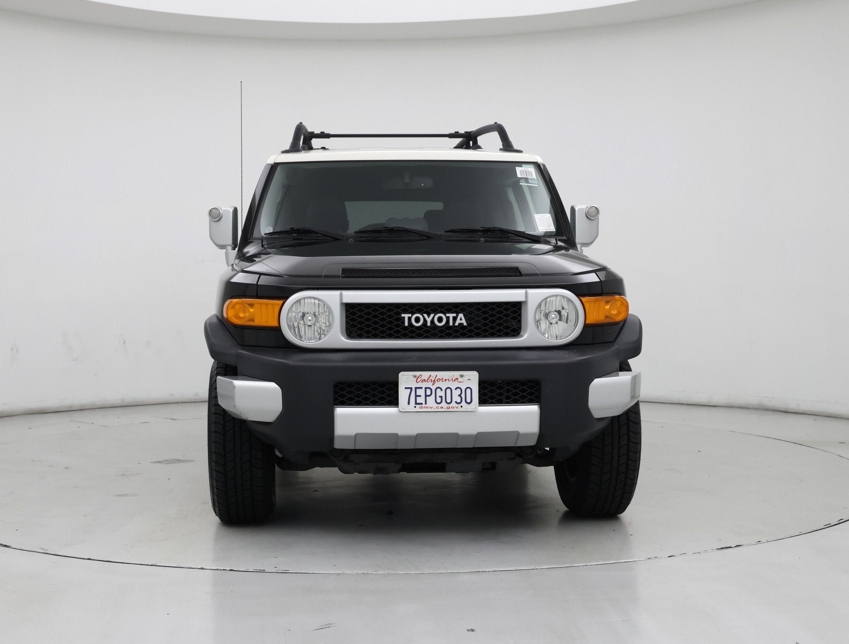 Thumbnail: 2014 Toyota FJ Cruiser - 6
