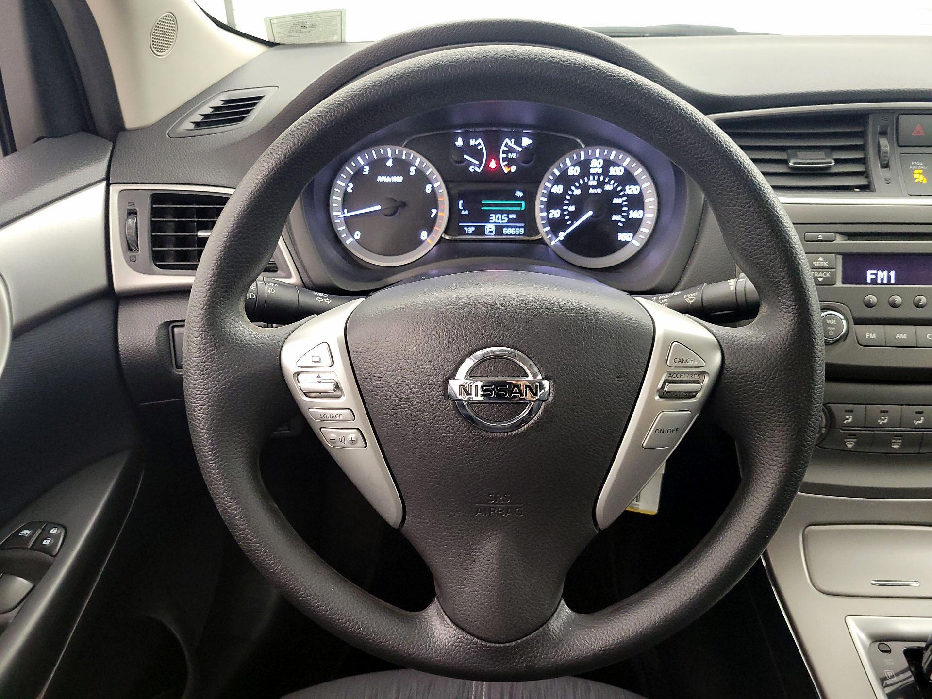 Thumbnail: 2014 Nissan Sentra - 10