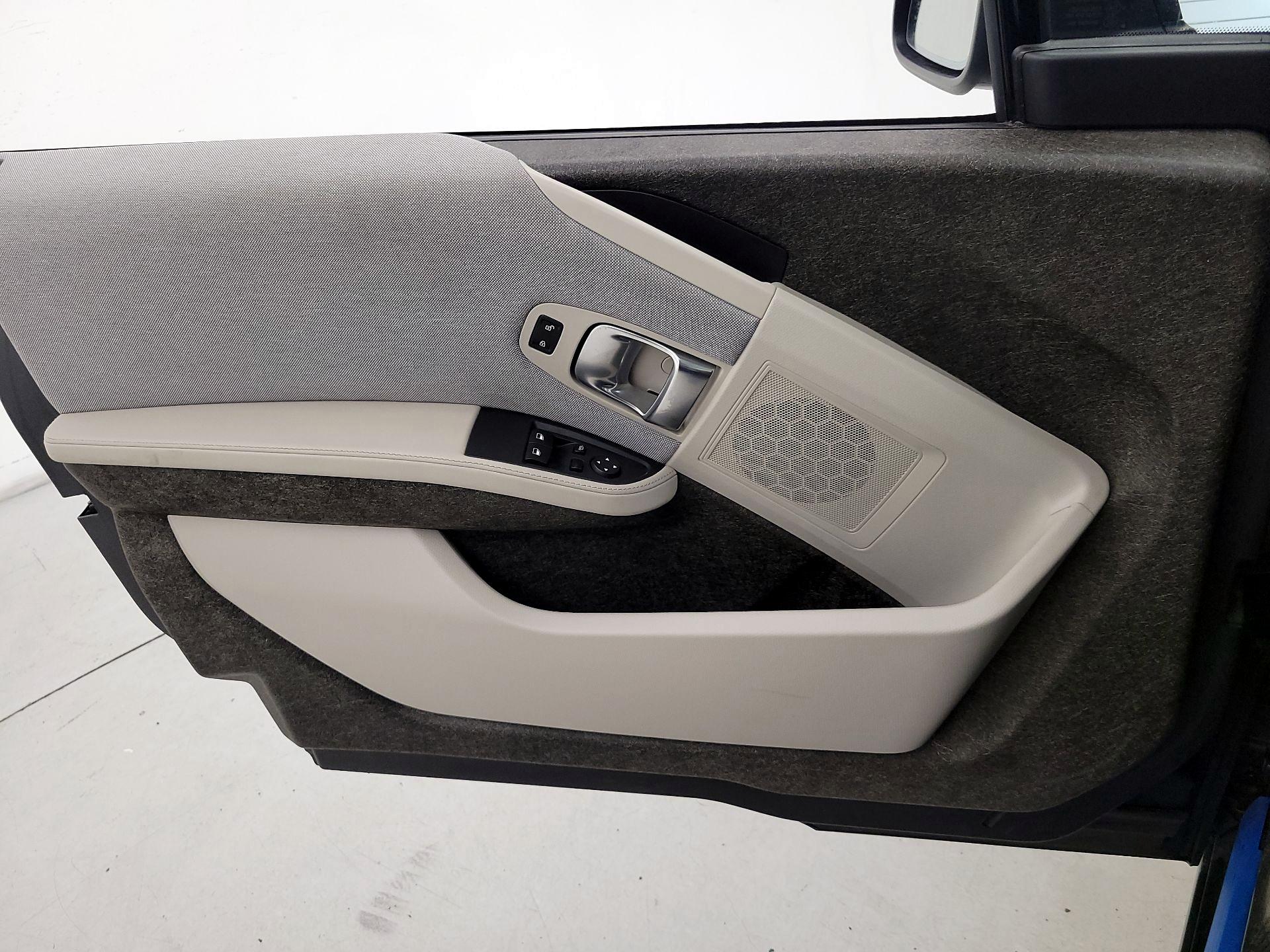 Thumbnail: 2019 BMW i3 - 12