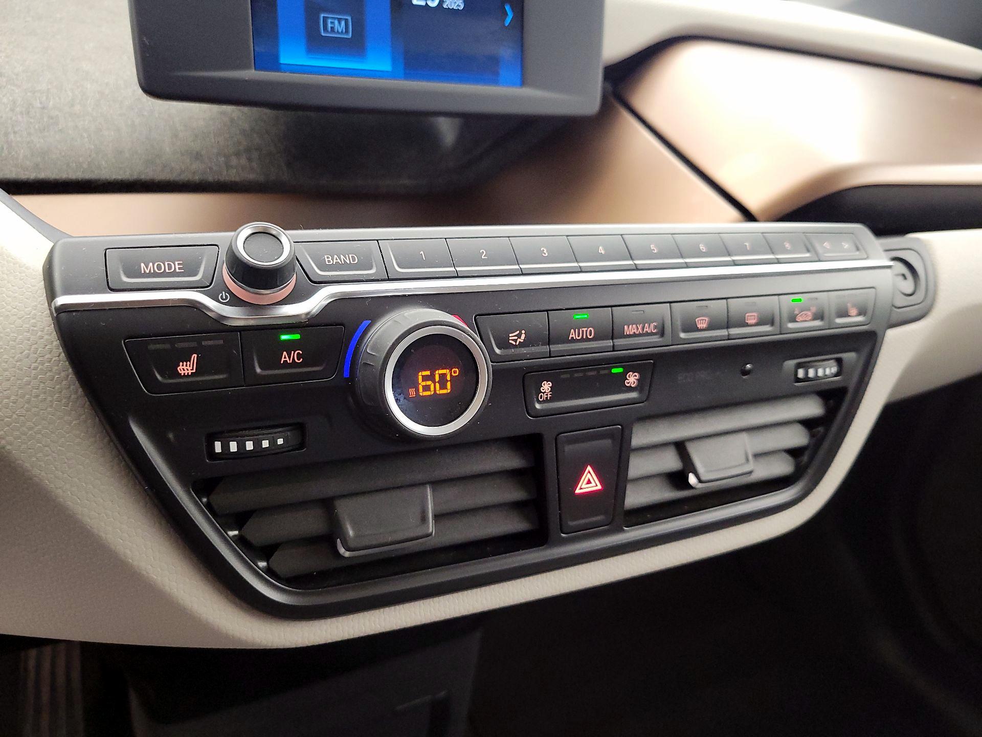 Thumbnail: 2019 BMW i3 - 17