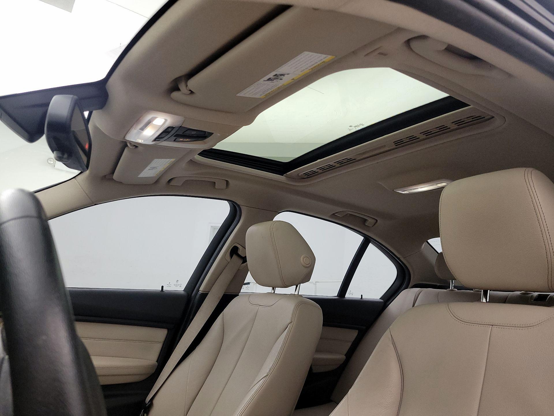 Thumbnail: 2015 BMW 3 Series - 19