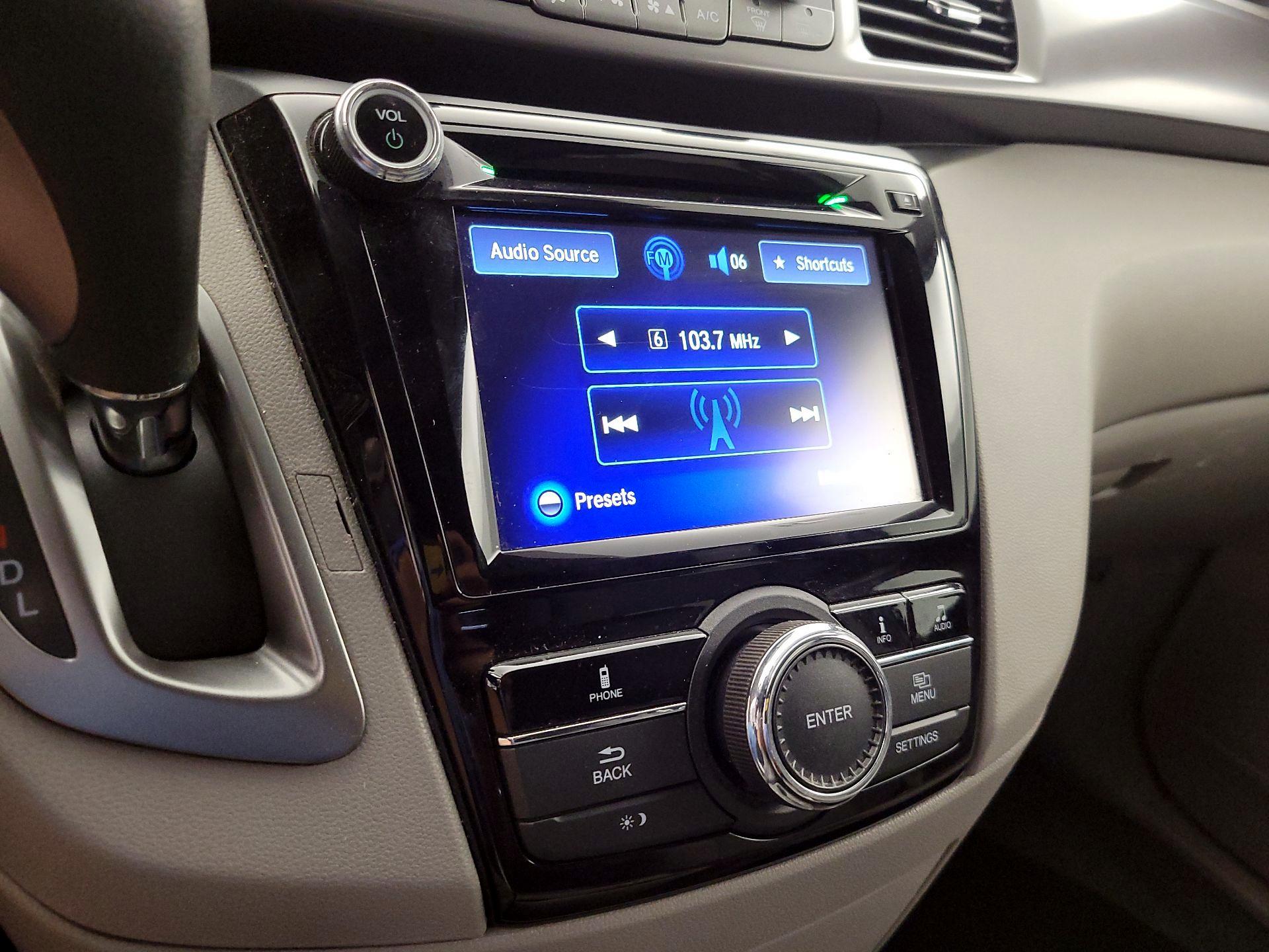 Thumbnail: 2015 Honda Odyssey - 15