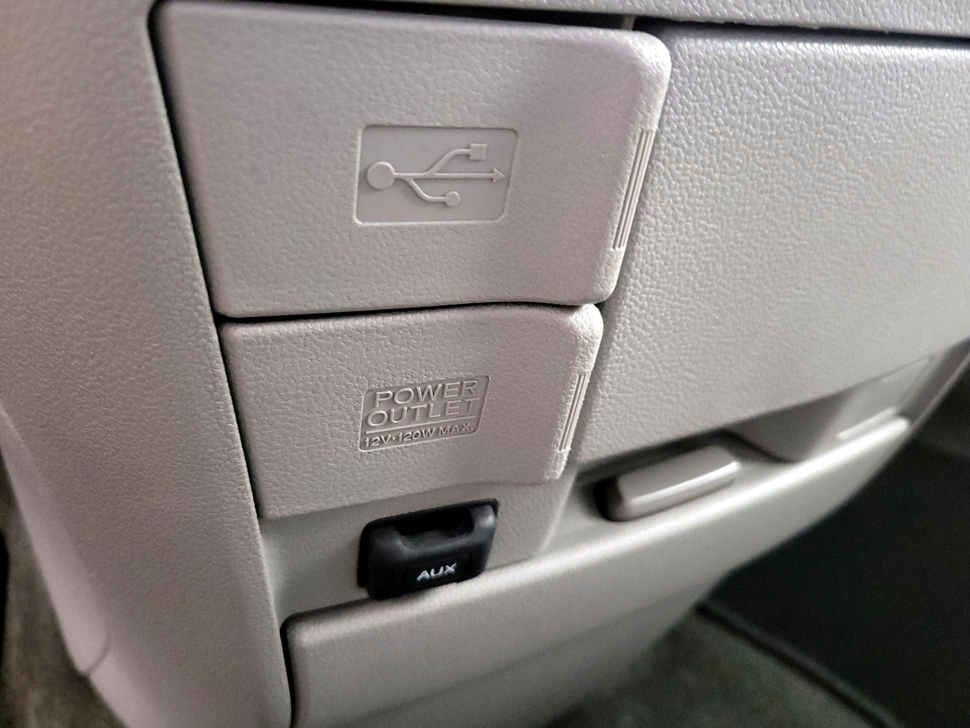 Thumbnail: 2015 Honda Odyssey - 18