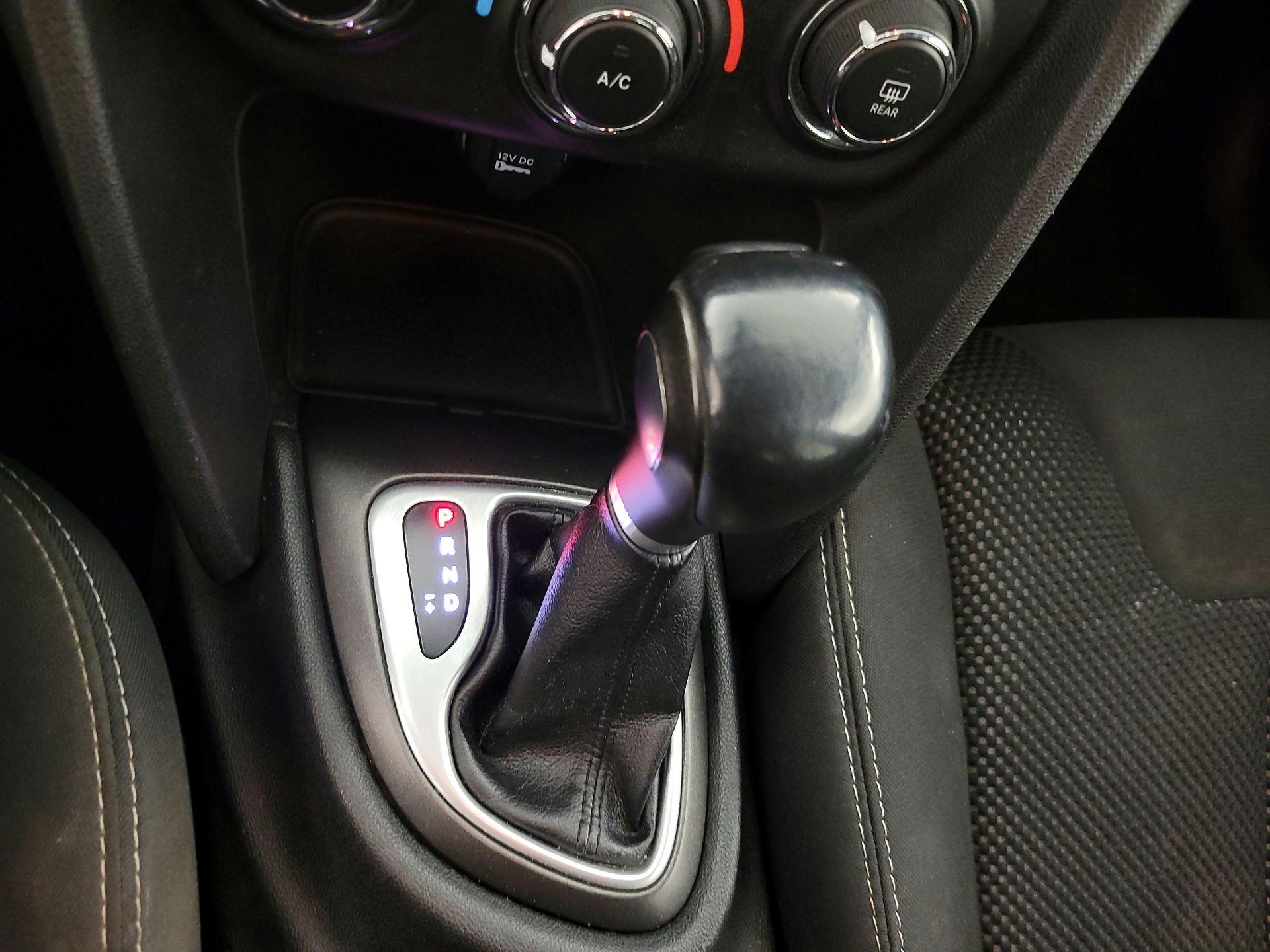 Thumbnail: 2016 Dodge Dart - 16