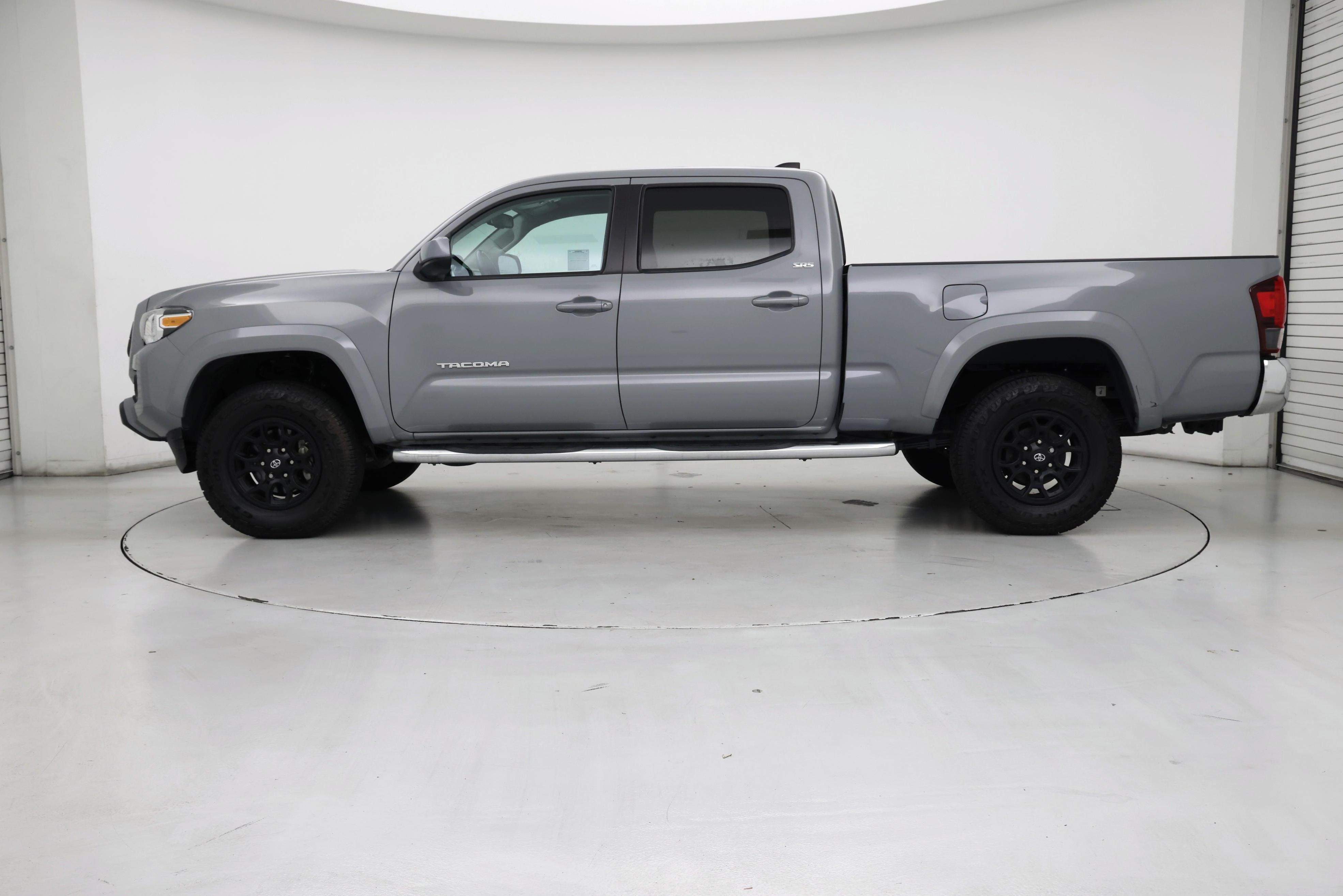 Thumbnail: 2020 Toyota Tacoma - 3