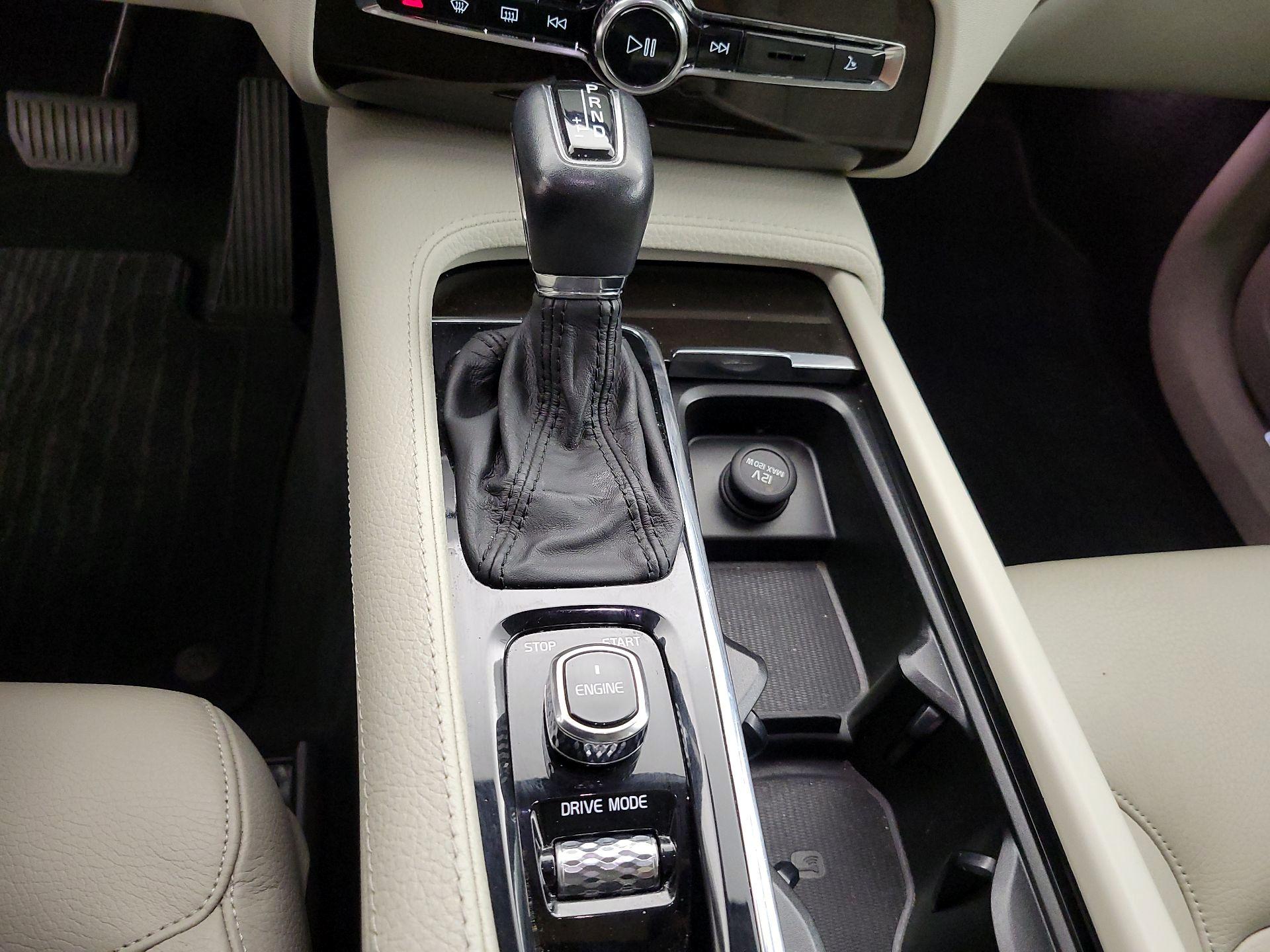 Thumbnail: 2017 Volvo XC90 - 18