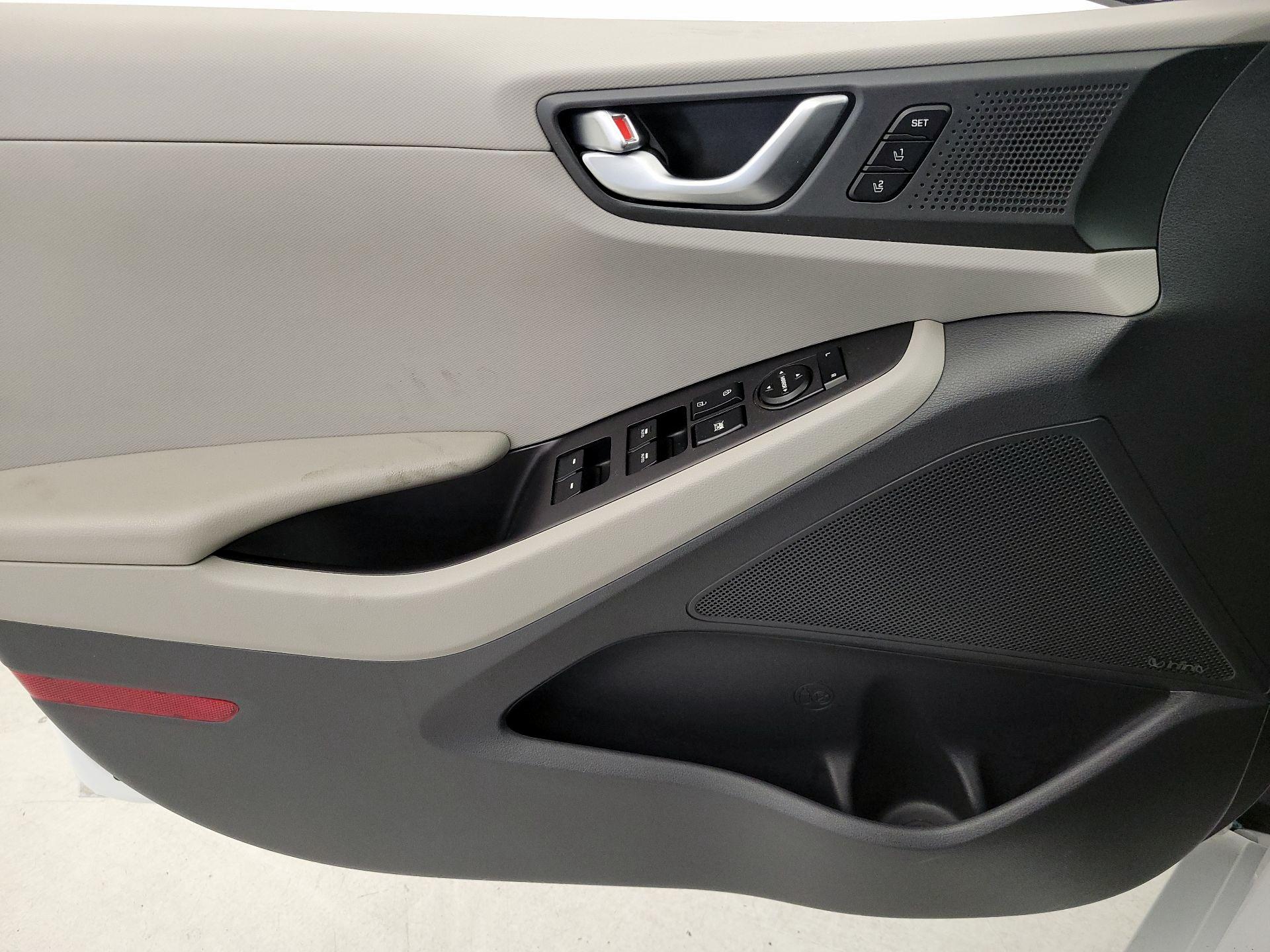 Thumbnail: 2019 Hyundai Ioniq - 12