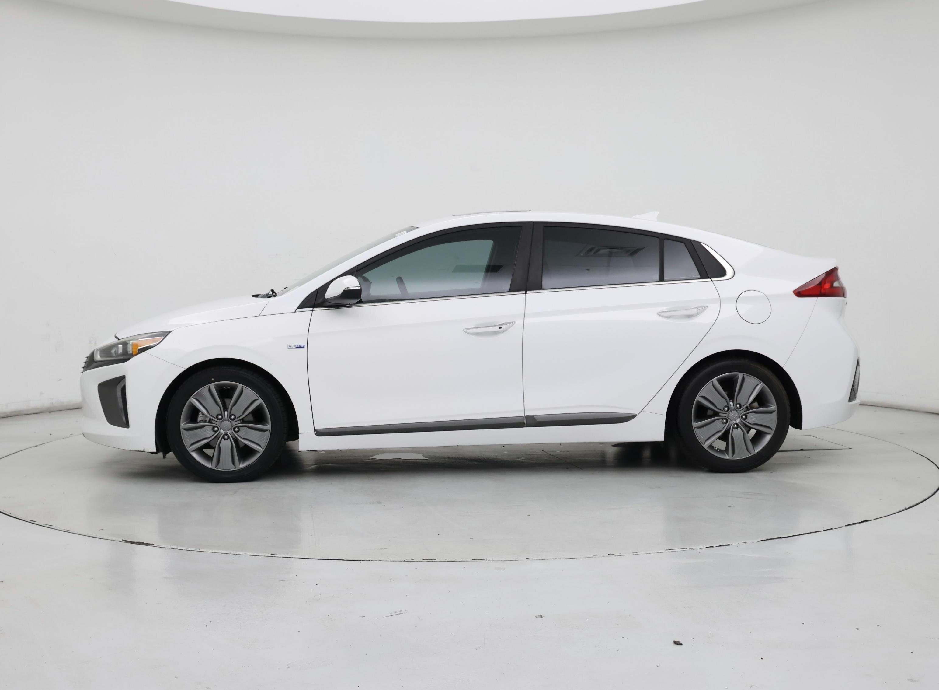 Thumbnail: 2019 Hyundai Ioniq - 3